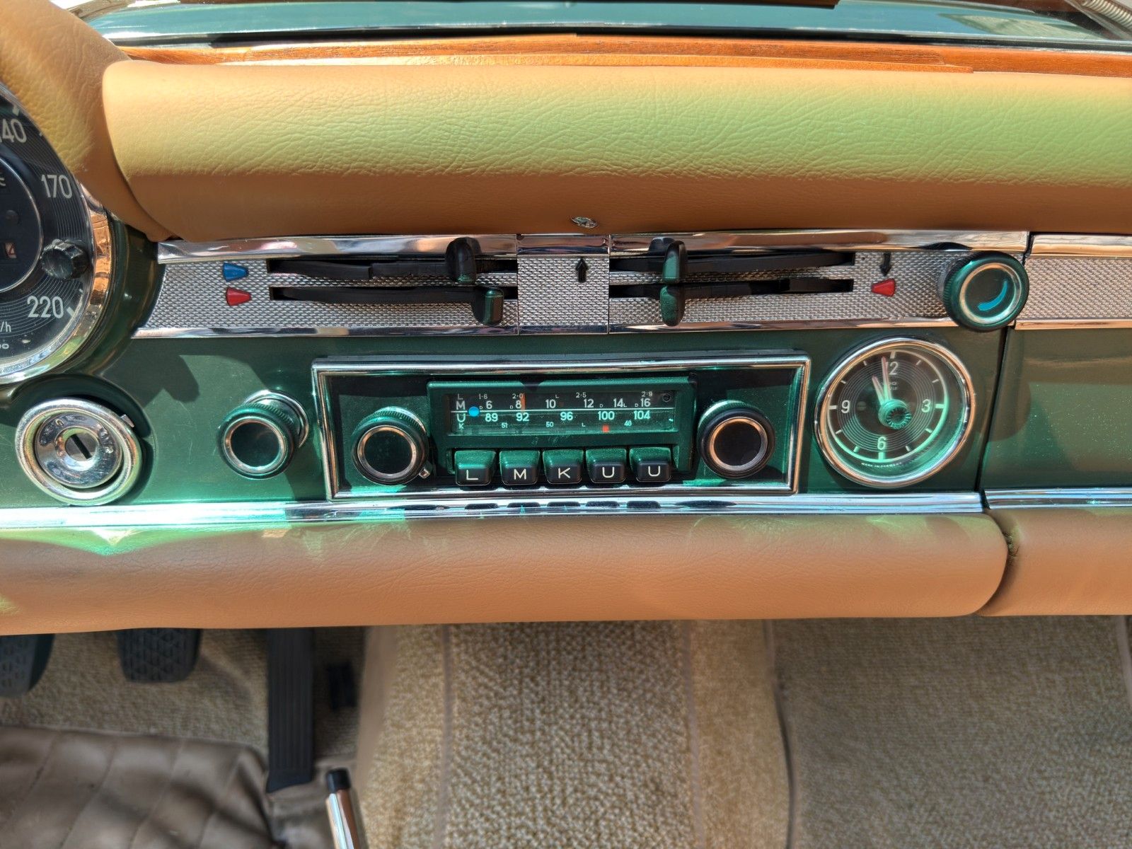 Fahrzeugabbildung Mercedes-Benz 280 SL Pagode *Classic Data Note 2+*
