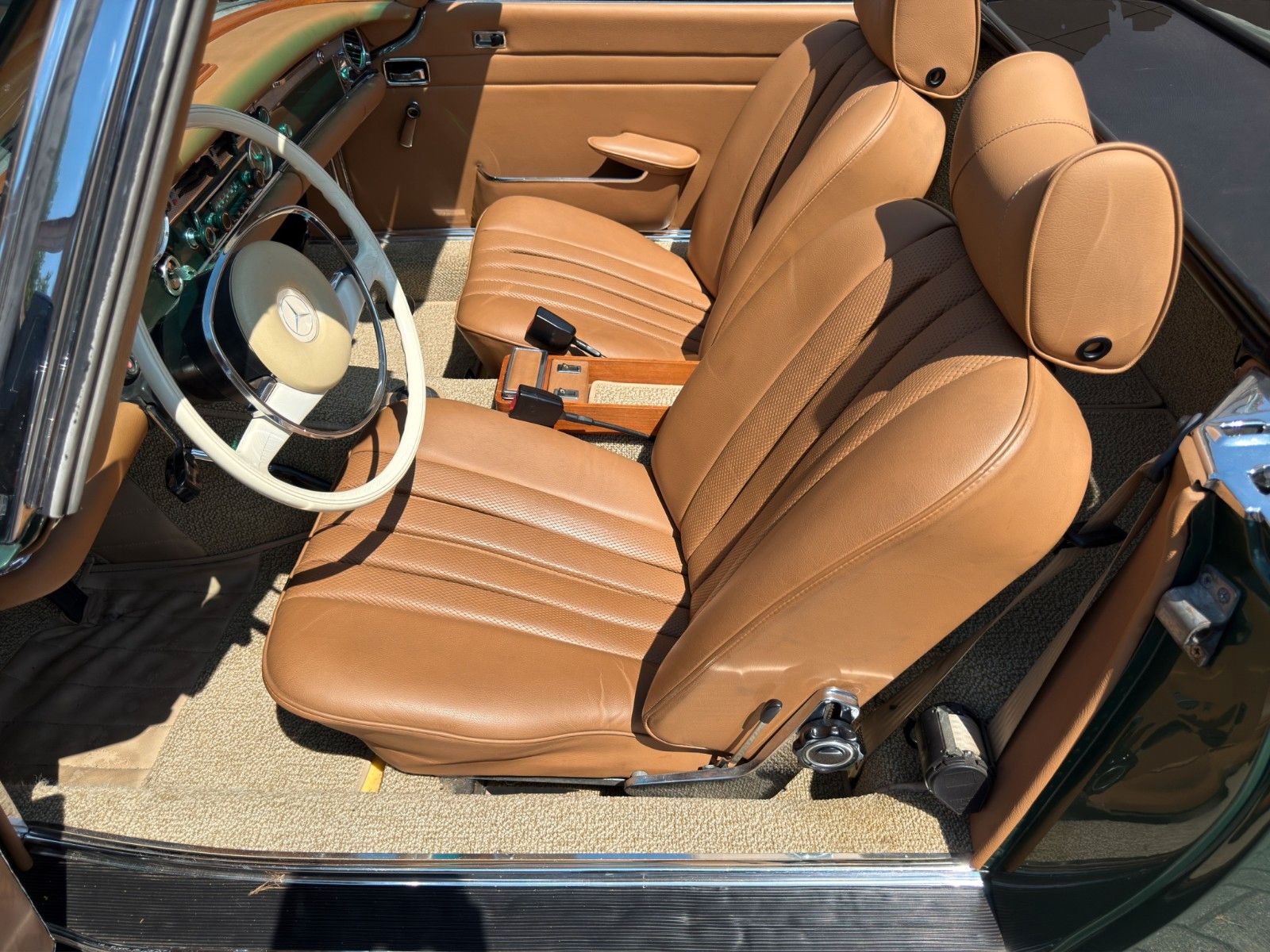 Fahrzeugabbildung Mercedes-Benz 280 SL Pagode *Classic Data Note 2+*