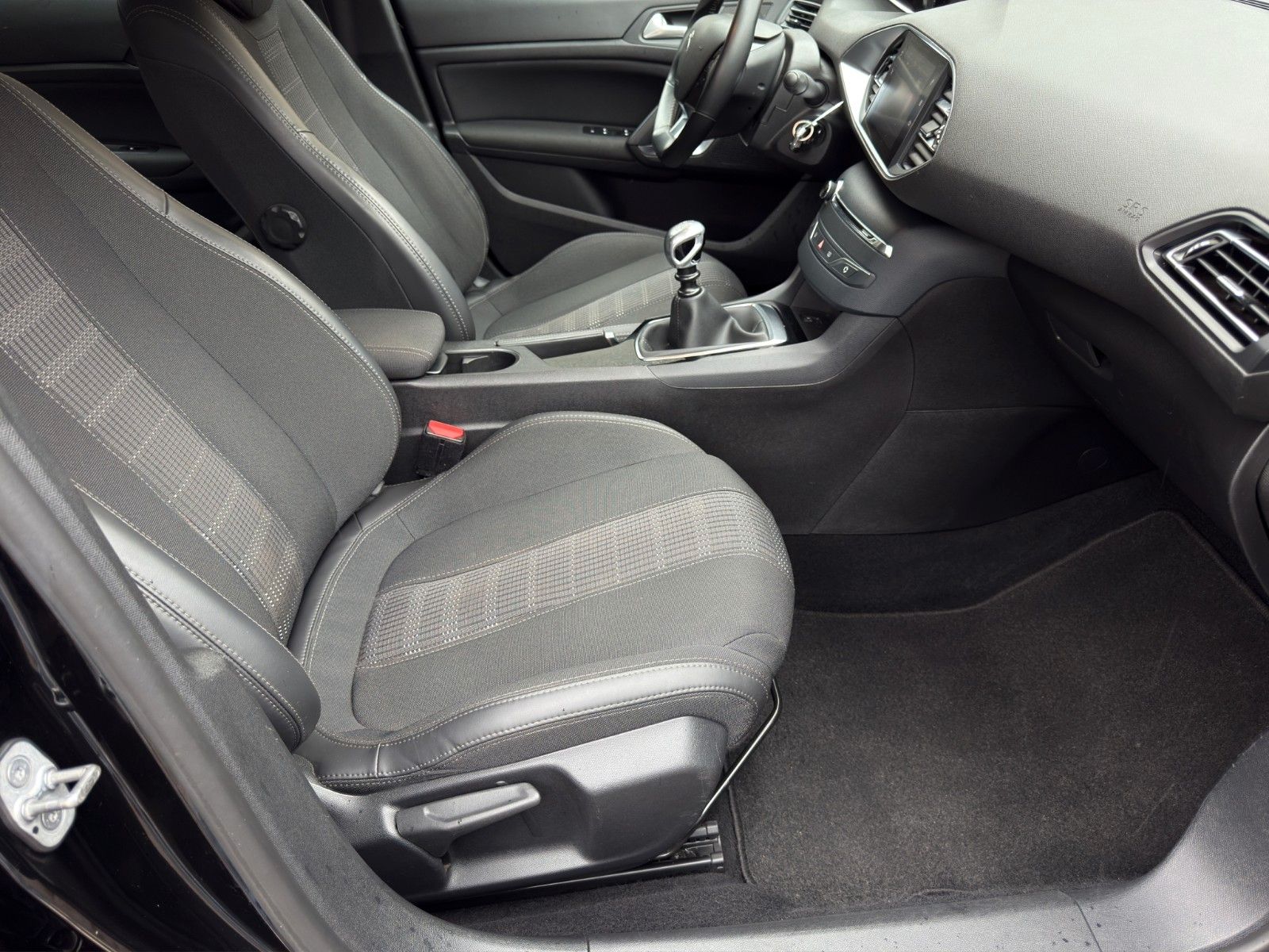 Fahrzeugabbildung Peugeot 308 Blue HDi FAP 130 Active *1.Hand* *PDC*