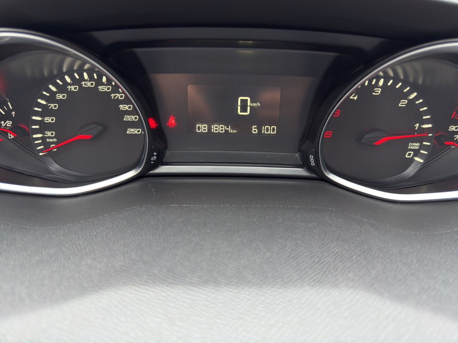 Fahrzeugabbildung Peugeot 308 Blue HDi FAP 130 Active *1.Hand* *PDC*