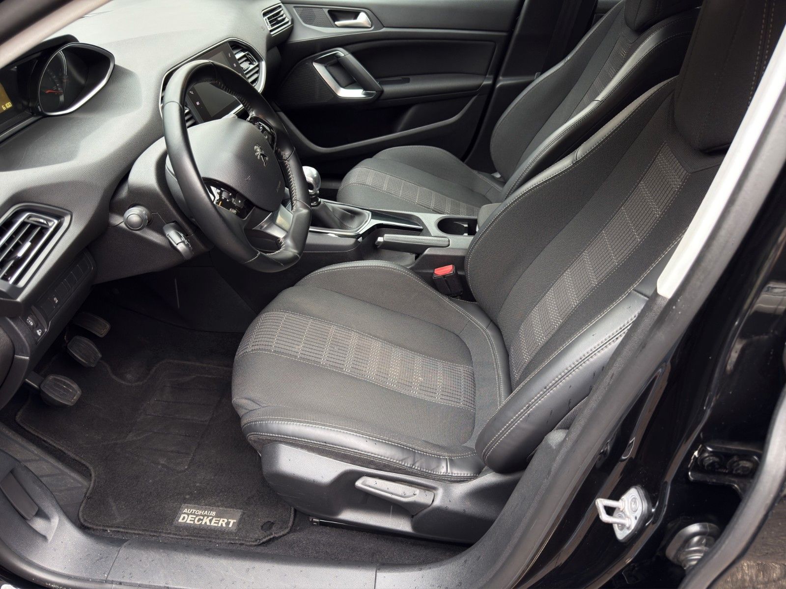Fahrzeugabbildung Peugeot 308 Blue HDi FAP 130 Active *1.Hand* *PDC*