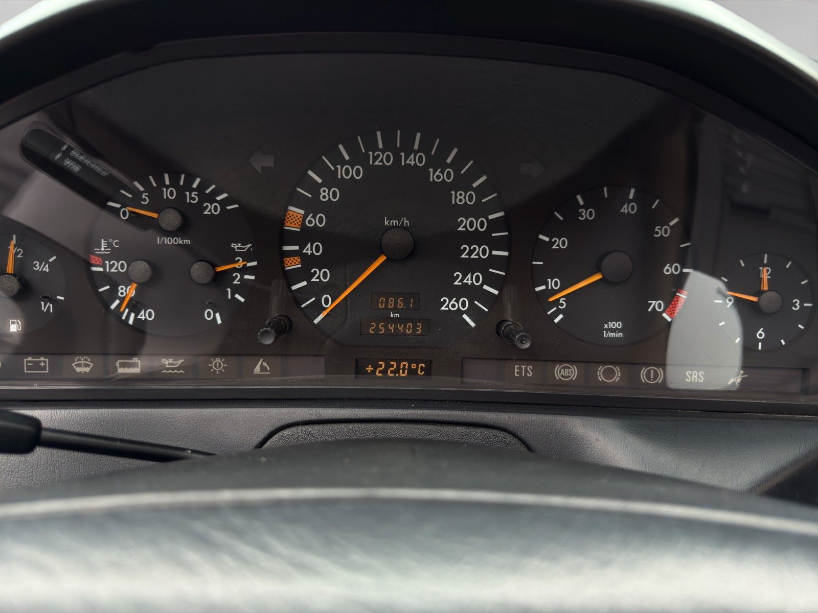 Fahrzeugabbildung Mercedes-Benz SL 320 R129 *Teilrestauriert*