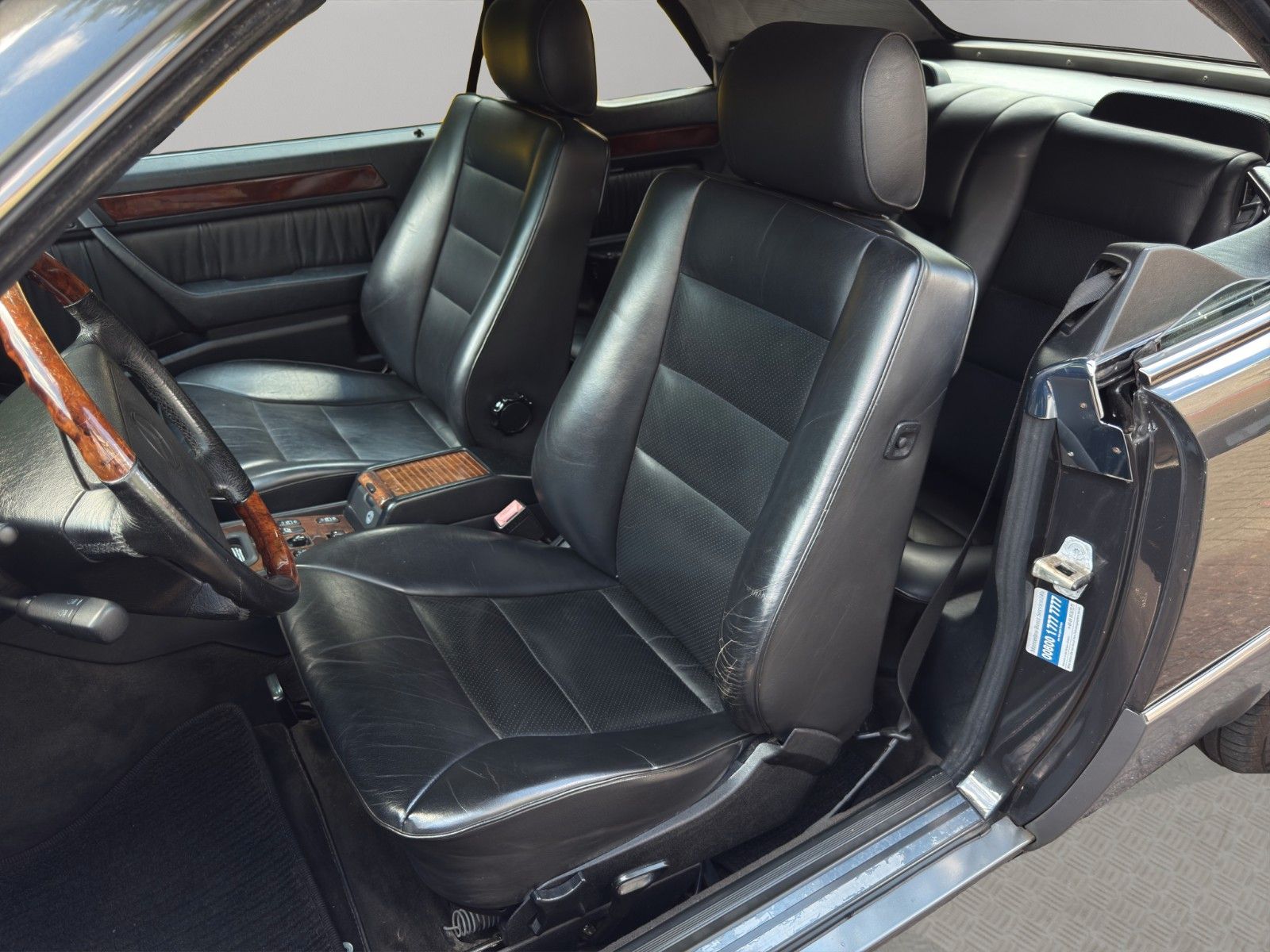 Fahrzeugabbildung Mercedes-Benz E 220 A124 *Classic Data 2+*H-Kennzeichen*