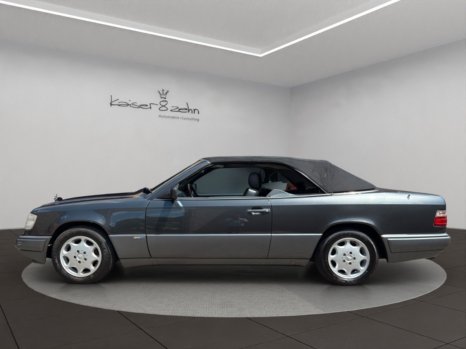 Fahrzeugabbildung Mercedes-Benz E 220 A124 *Classic Data 2+*H-Kennzeichen*