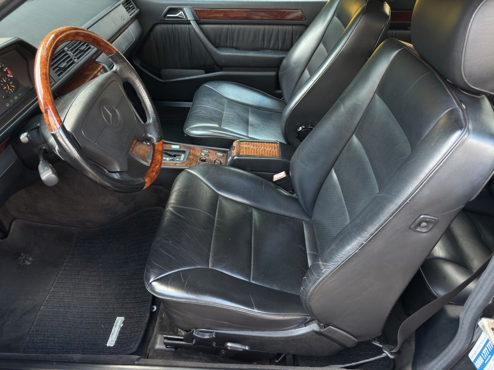 Fahrzeugabbildung Mercedes-Benz E 220 A124 *Classic Data 2+*H-Kennzeichen*