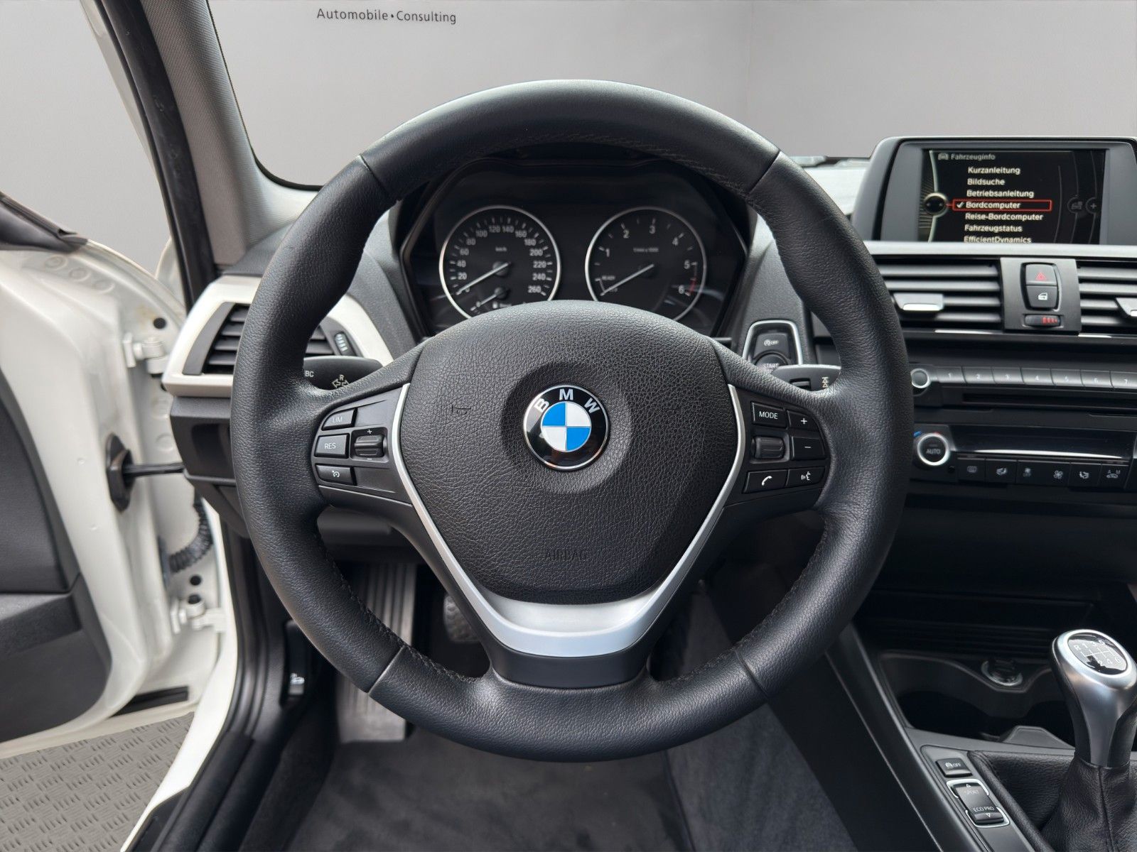 Fahrzeugabbildung BMW 120d *PDC* *Bluetooth*