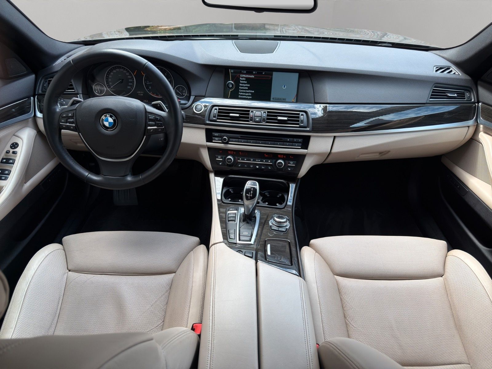 Fahrzeugabbildung BMW 550i Aut. Sport *2. Hand* *Night Vision*