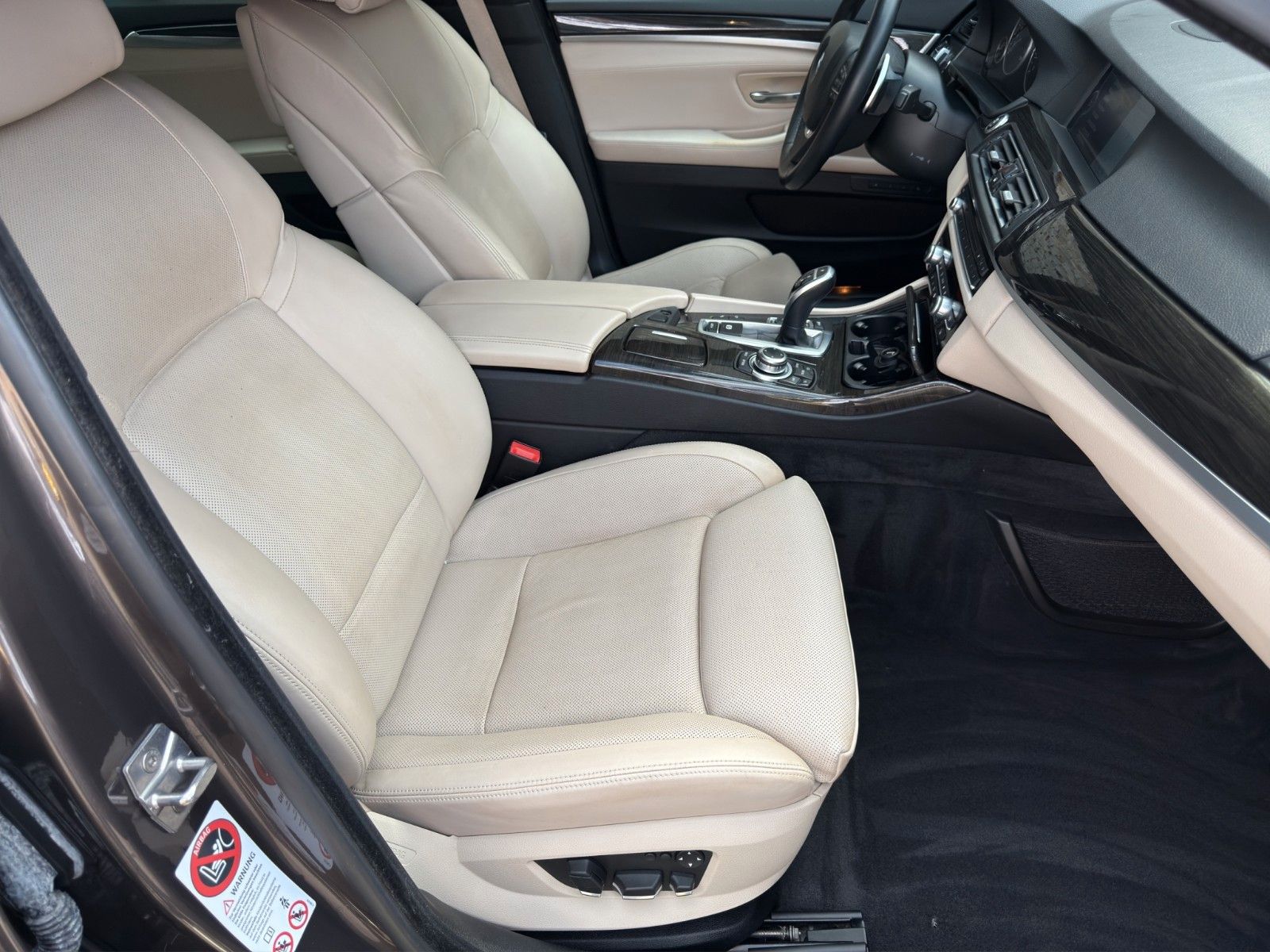 Fahrzeugabbildung BMW 550i Aut. Sport *2. Hand* *Night Vision*