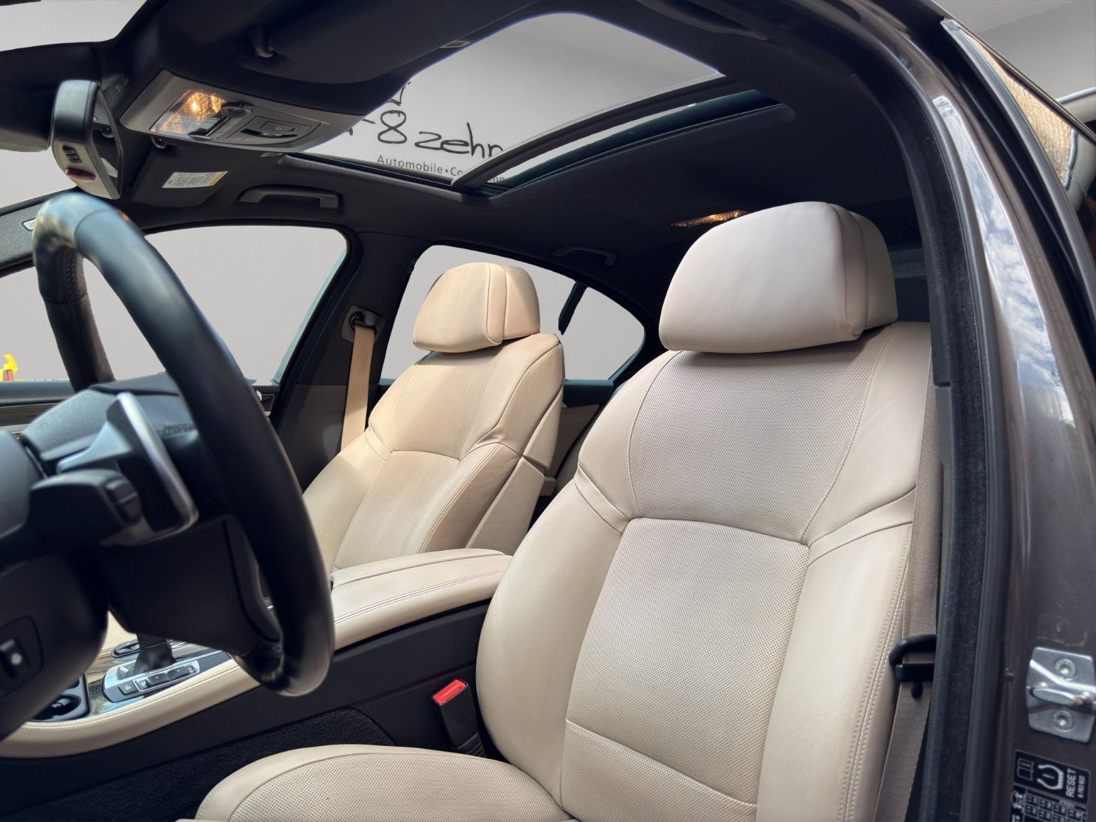 Fahrzeugabbildung BMW 550i Aut. Sport *2. Hand* *Night Vision*