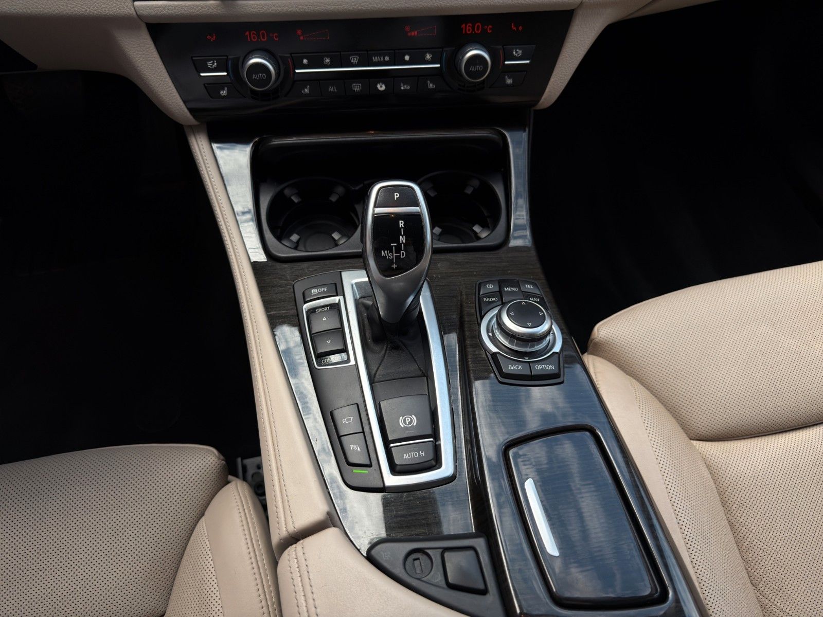 Fahrzeugabbildung BMW 550i Aut. Sport *2. Hand* *Night Vision*