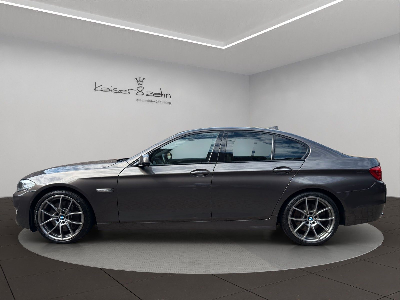 Fahrzeugabbildung BMW 550i Aut. Sport *2. Hand* *Night Vision*