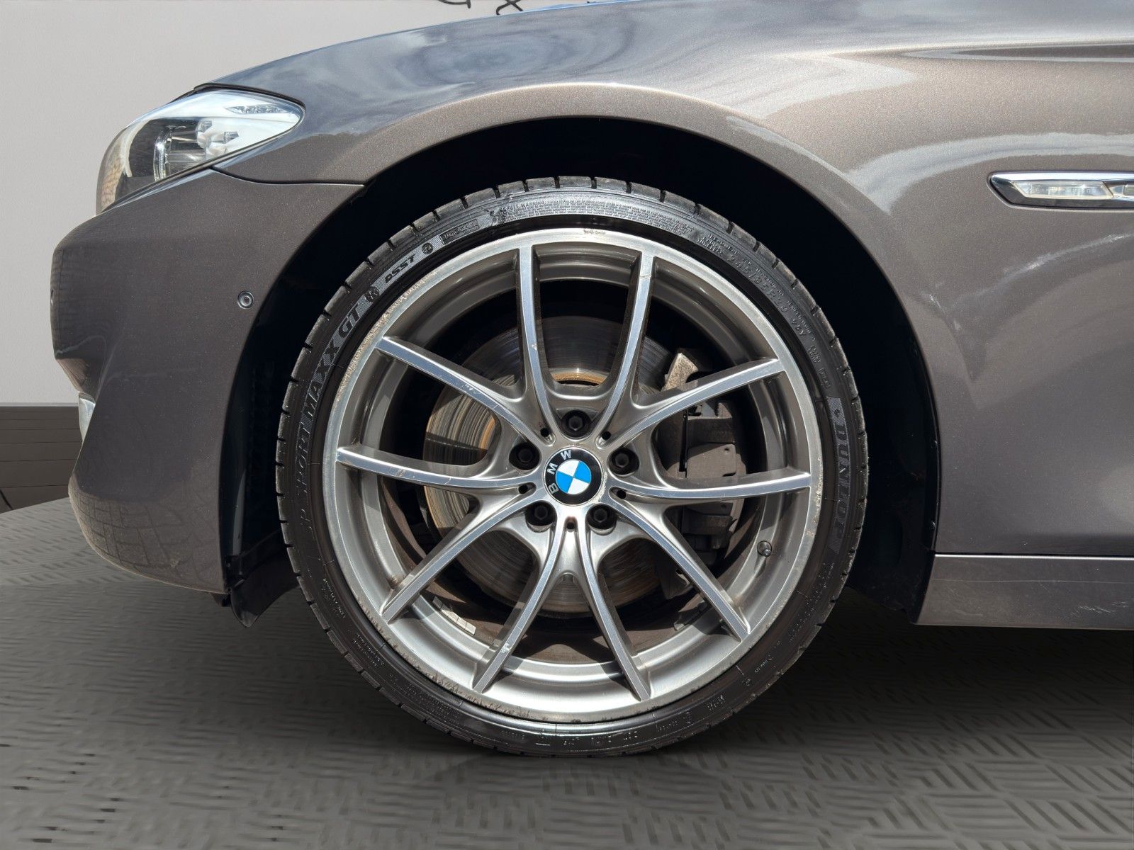 Fahrzeugabbildung BMW 550i Aut. Sport *2. Hand* *Night Vision*