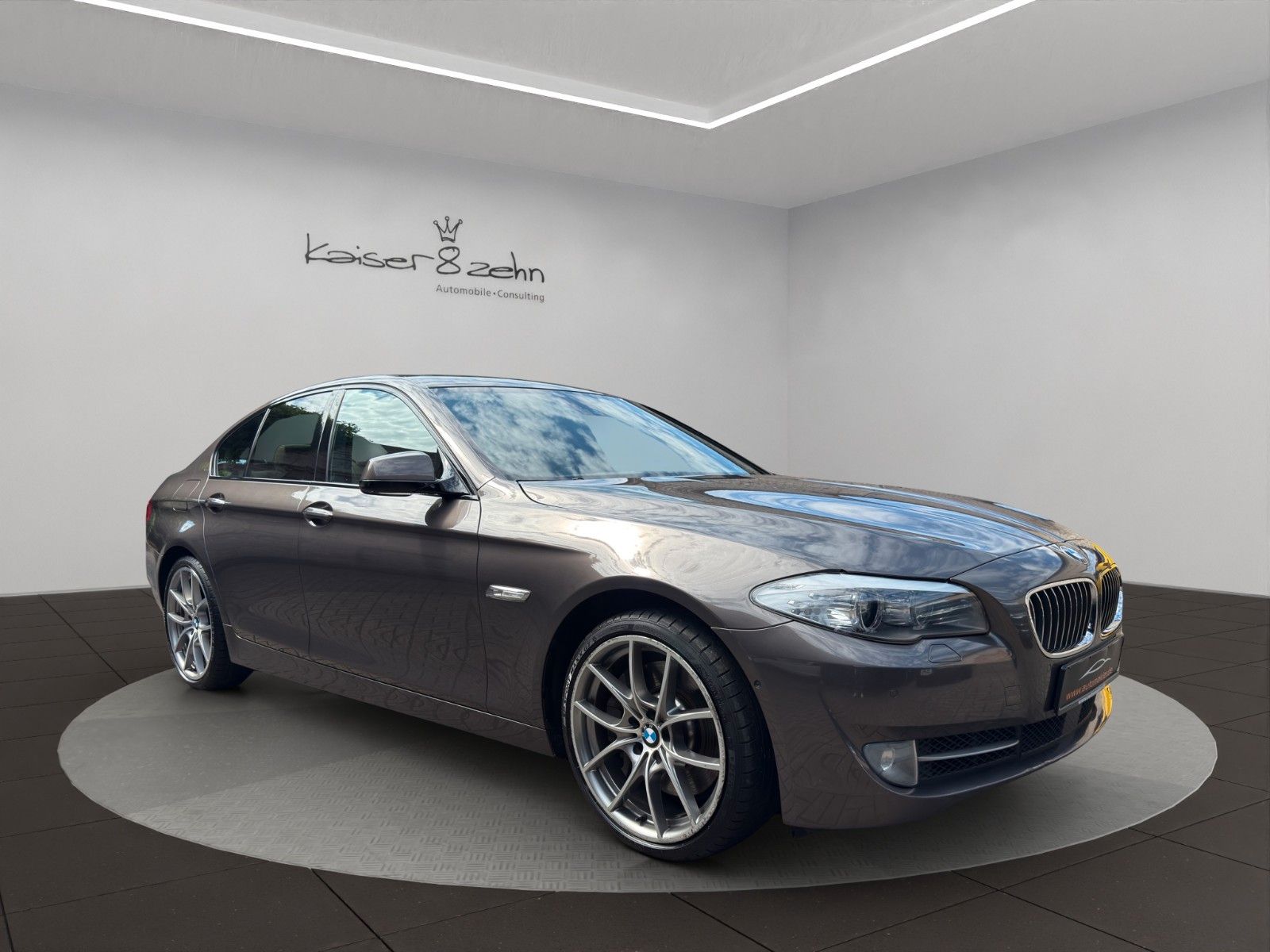 Fahrzeugabbildung BMW 550i Aut. Sport *2. Hand* *Night Vision*