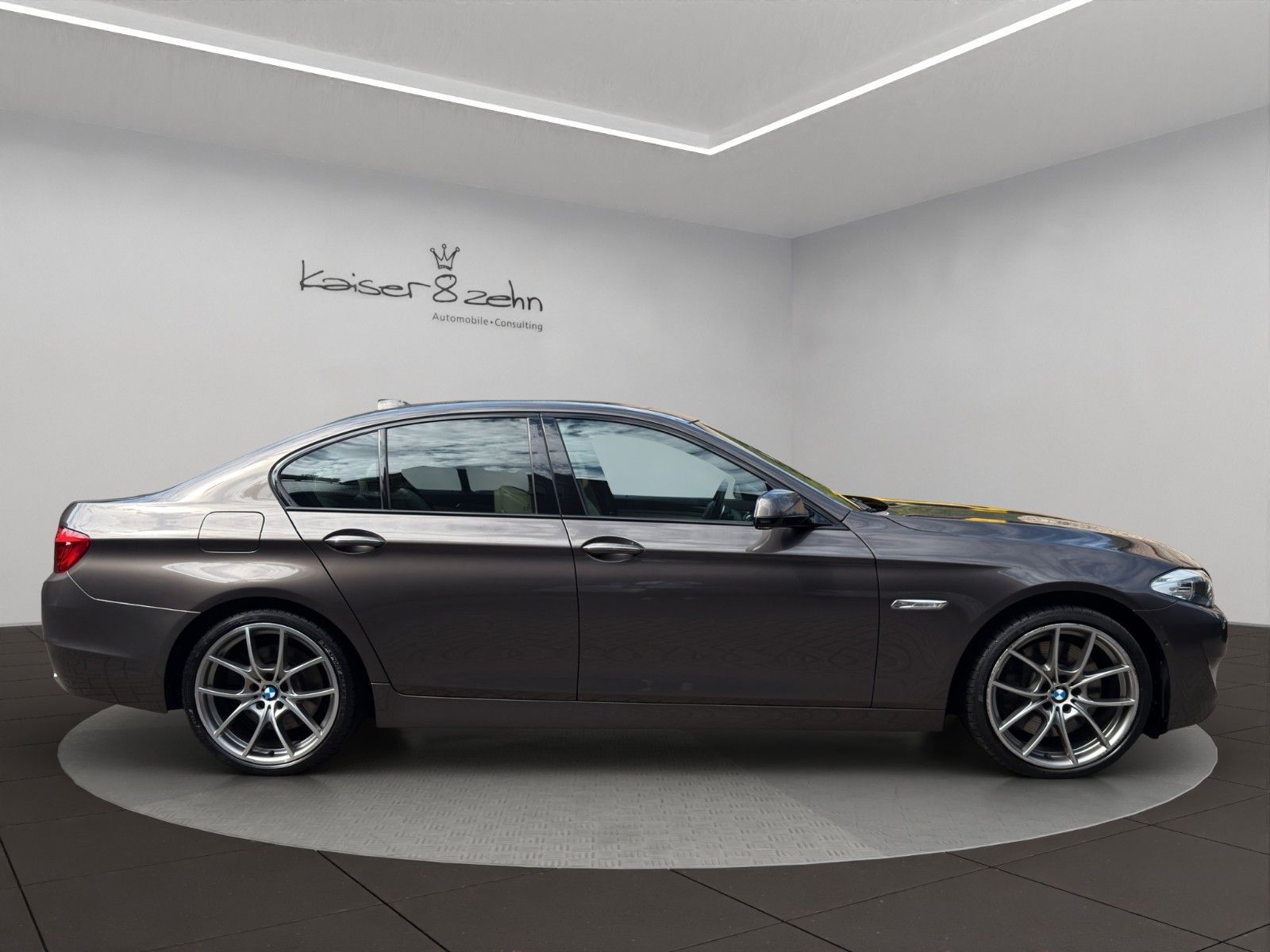 Fahrzeugabbildung BMW 550i Aut. Sport *2. Hand* *Night Vision*