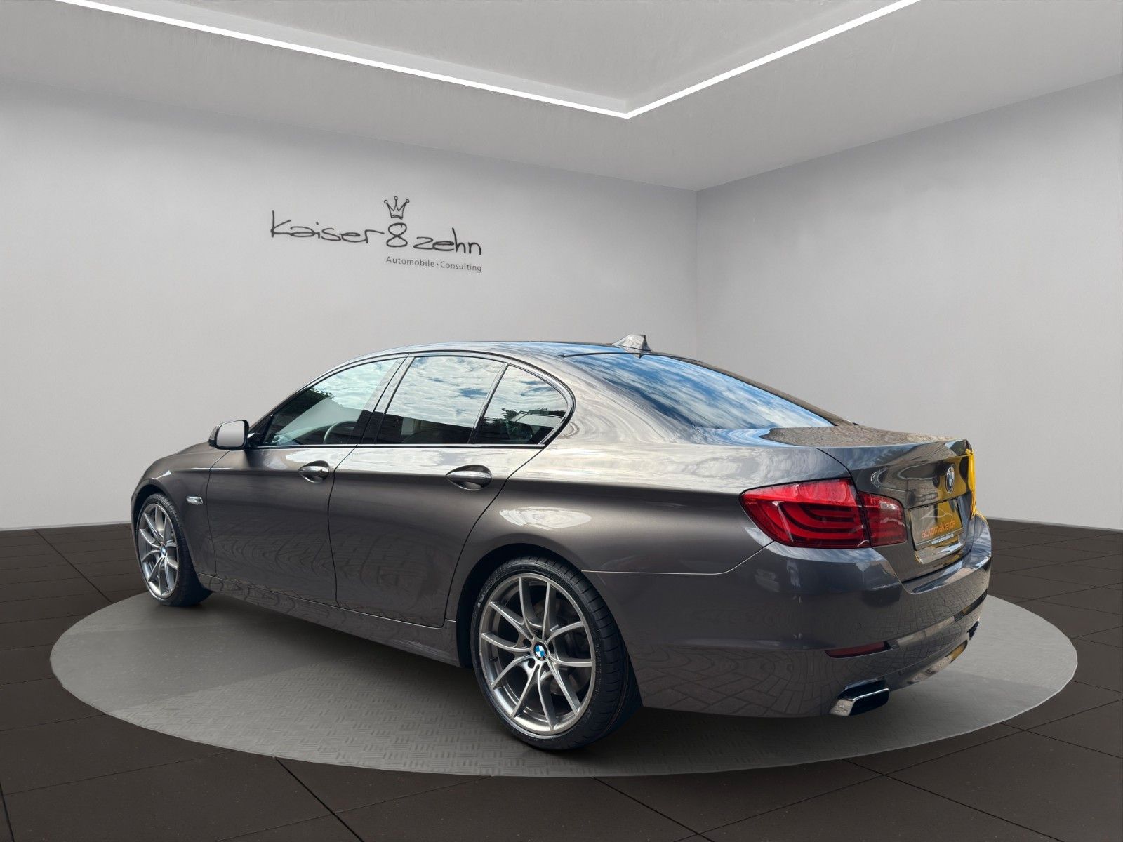 Fahrzeugabbildung BMW 550i Aut. Sport *2. Hand* *Night Vision*