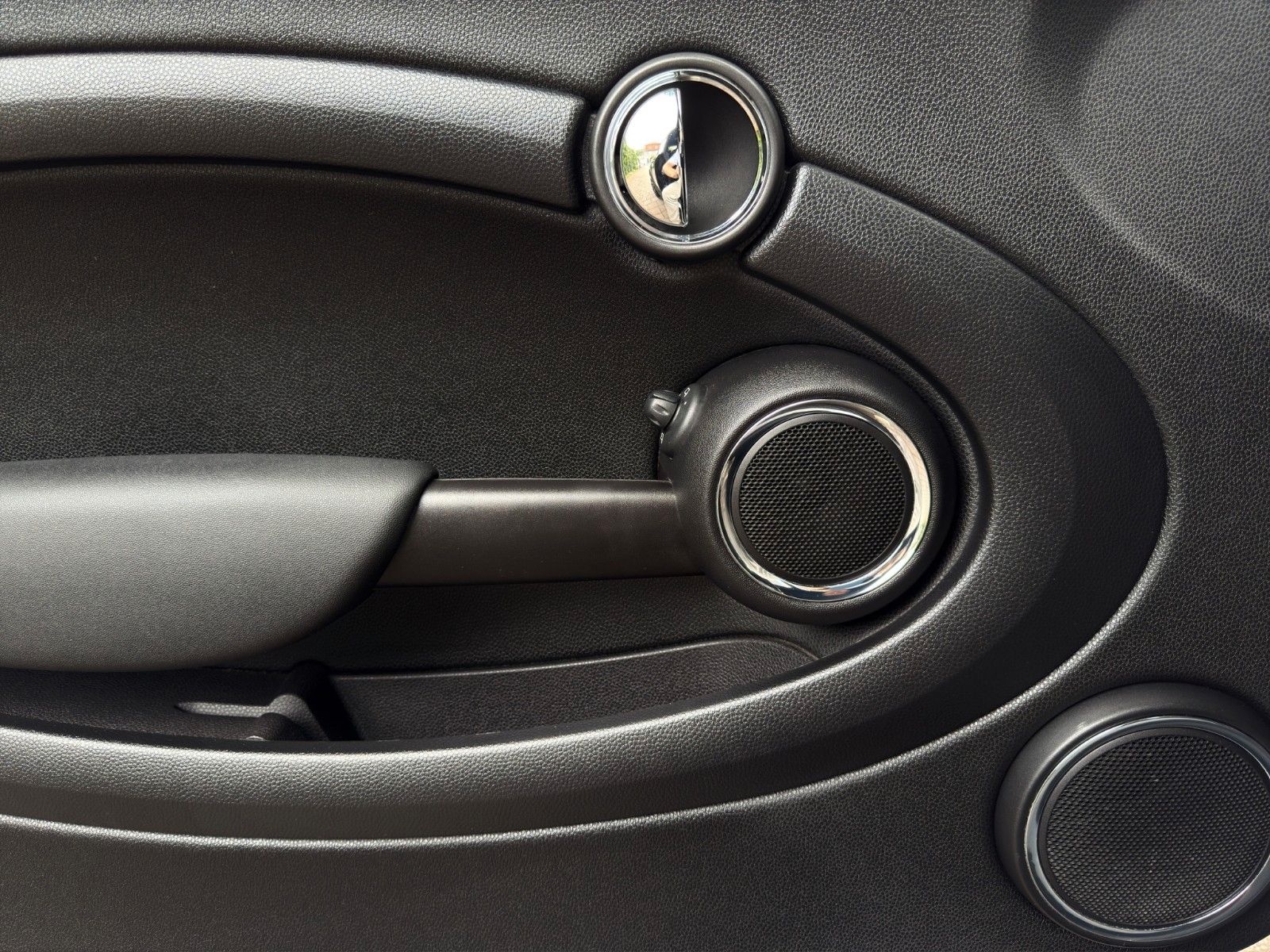 Fahrzeugabbildung MINI Cooper Coupé *Teilleder* *PDC*