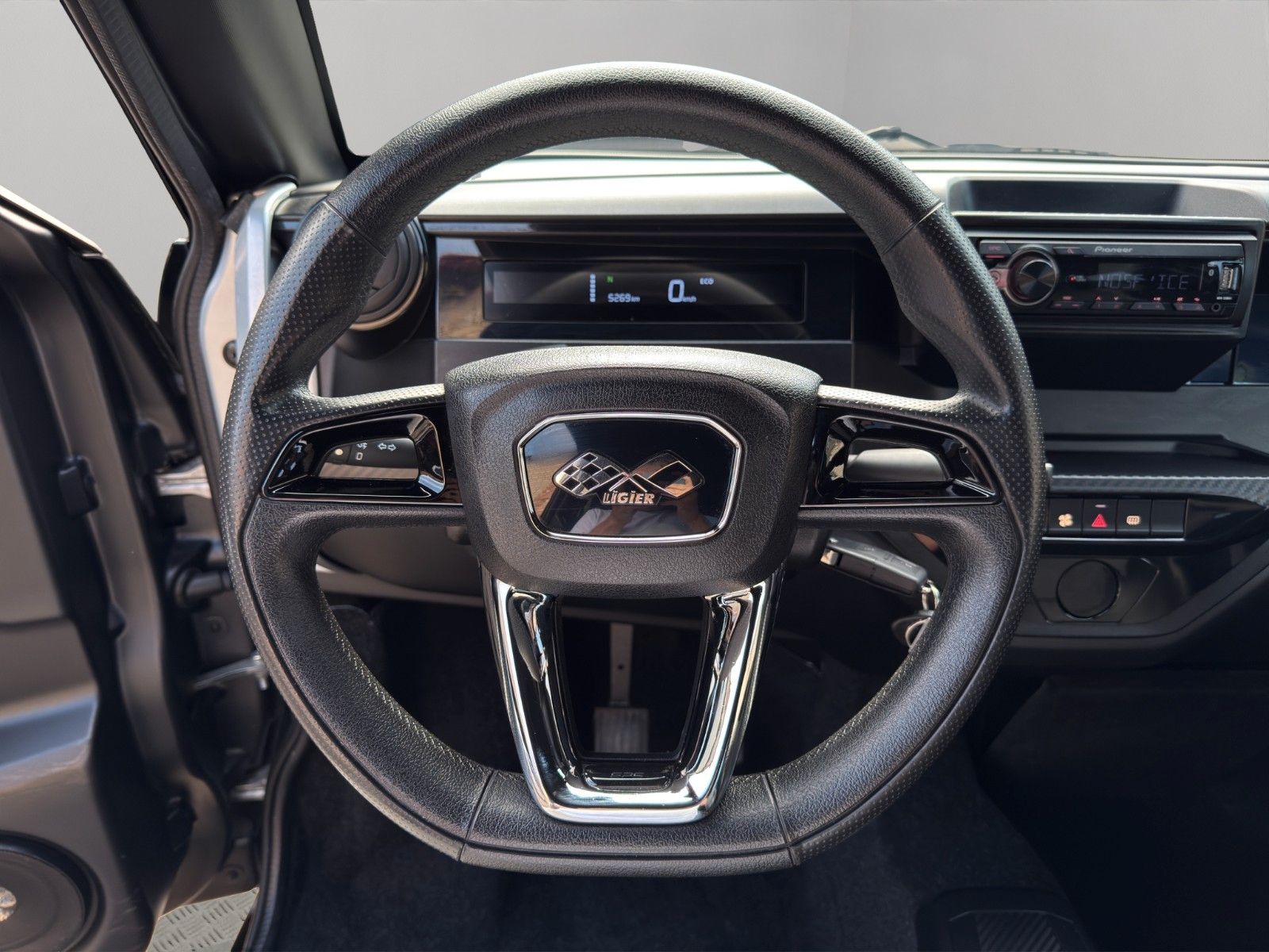 Fahrzeugabbildung Ligier MyLi I.DEAL *Bluetooth*