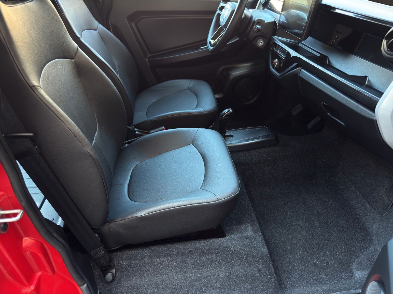 Fahrzeugabbildung Ligier MyLi D I.DEAL E5+ *CarPlay* *Rückfahrkamera*