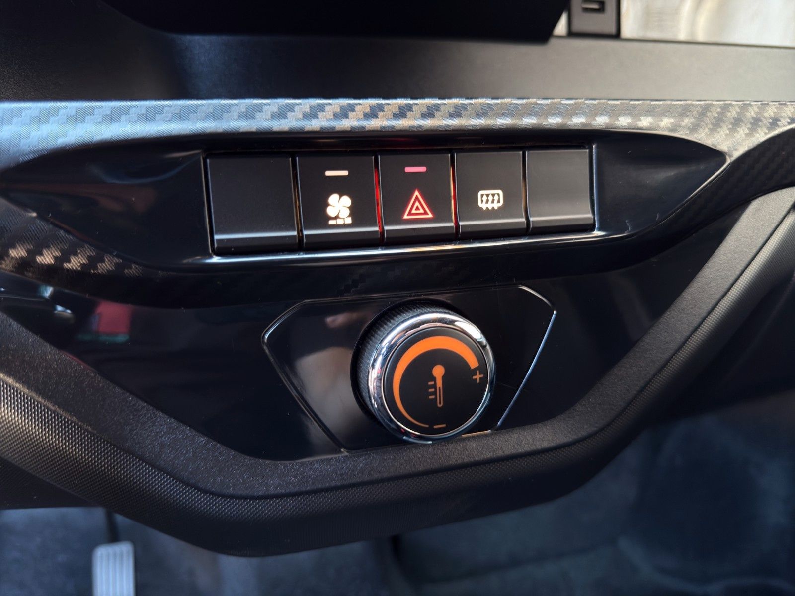 Fahrzeugabbildung Ligier MyLi D I.DEAL E5+ *CarPlay* *Rückfahrkamera*