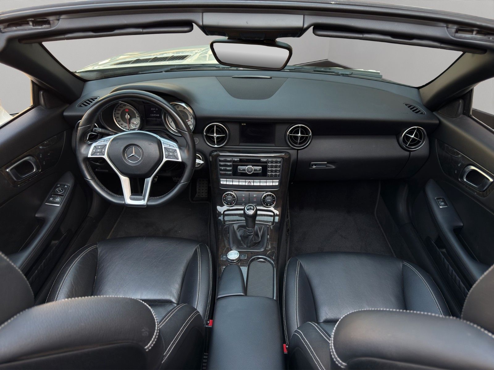 Fahrzeugabbildung Mercedes-Benz SLK 200 BlueEfficiency *Sportfahrwerk* *PDC*