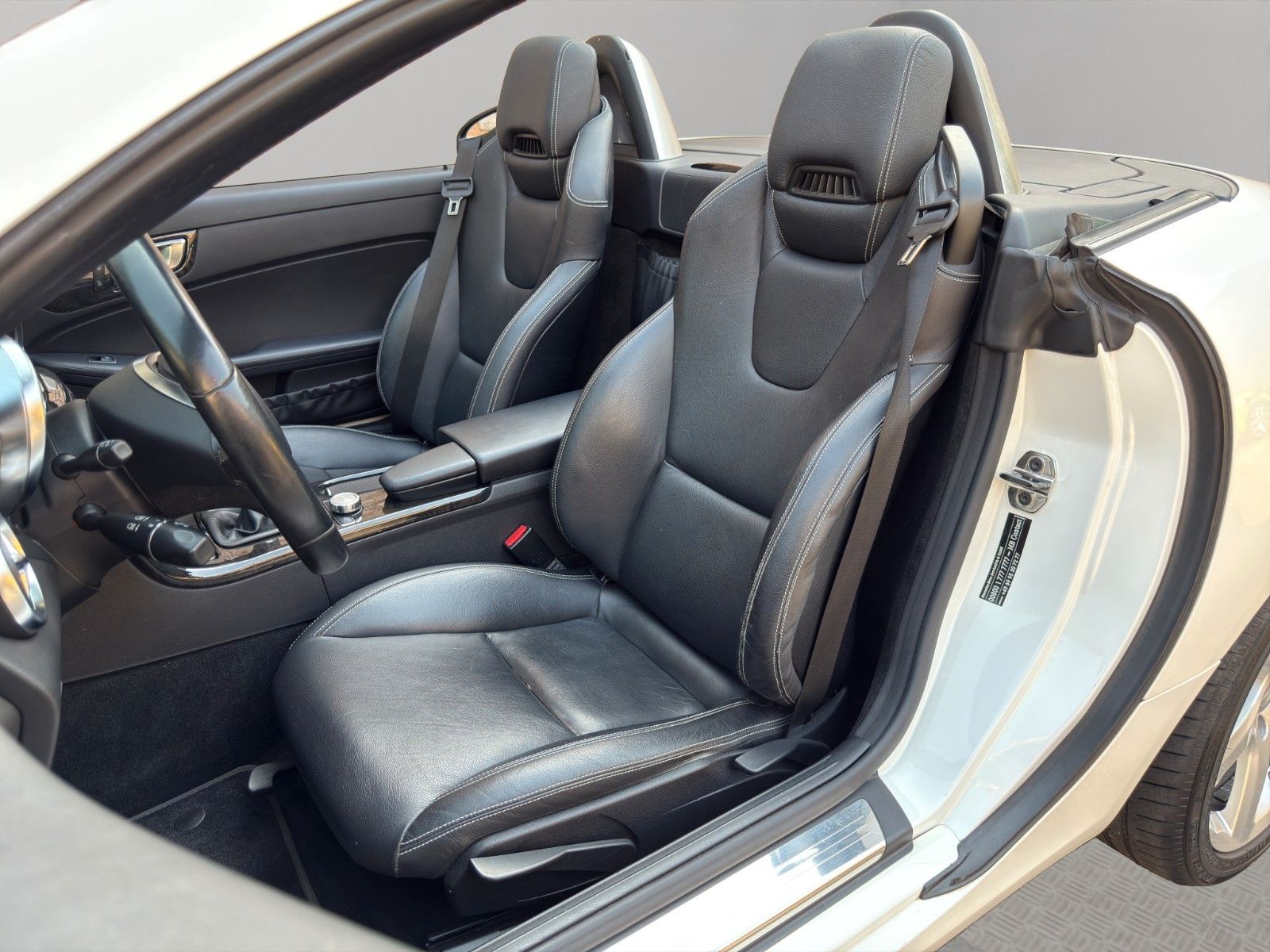 Fahrzeugabbildung Mercedes-Benz SLK 200 BlueEfficiency *Sportfahrwerk* *PDC*