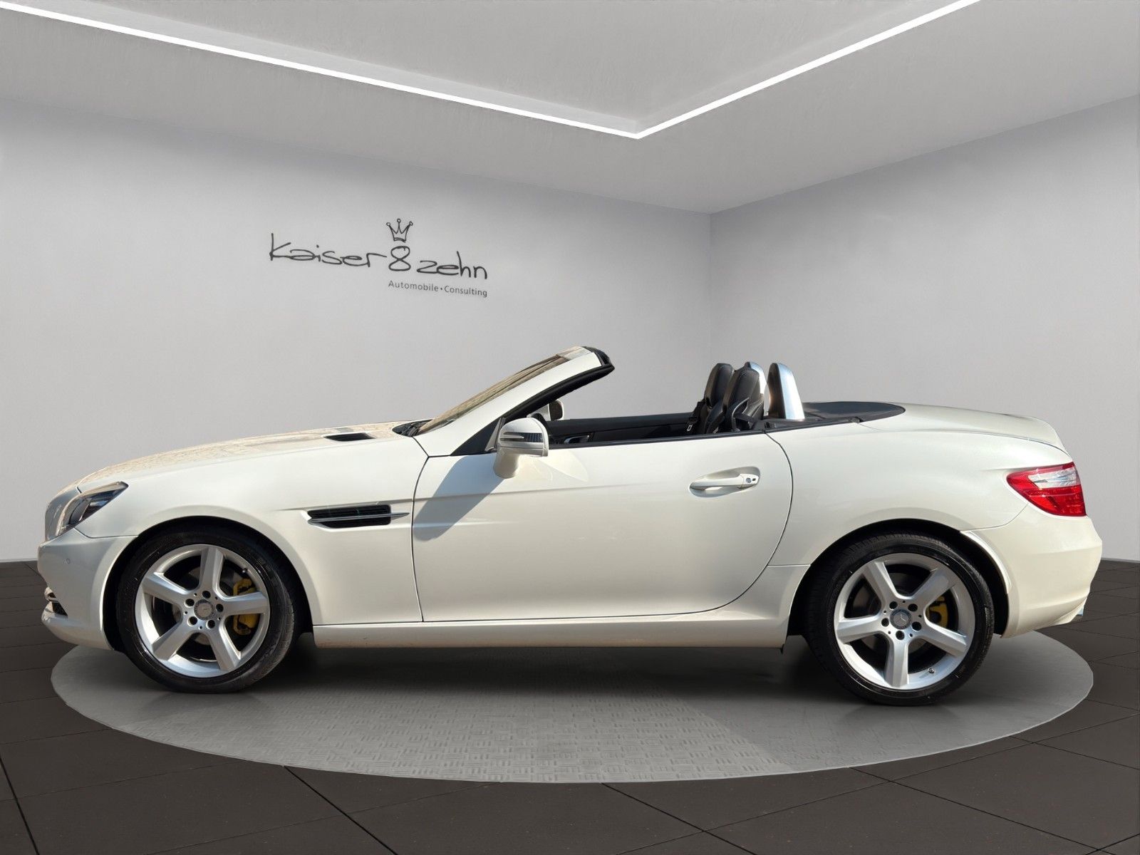 Fahrzeugabbildung Mercedes-Benz SLK 200 BlueEfficiency *Sportfahrwerk* *PDC*