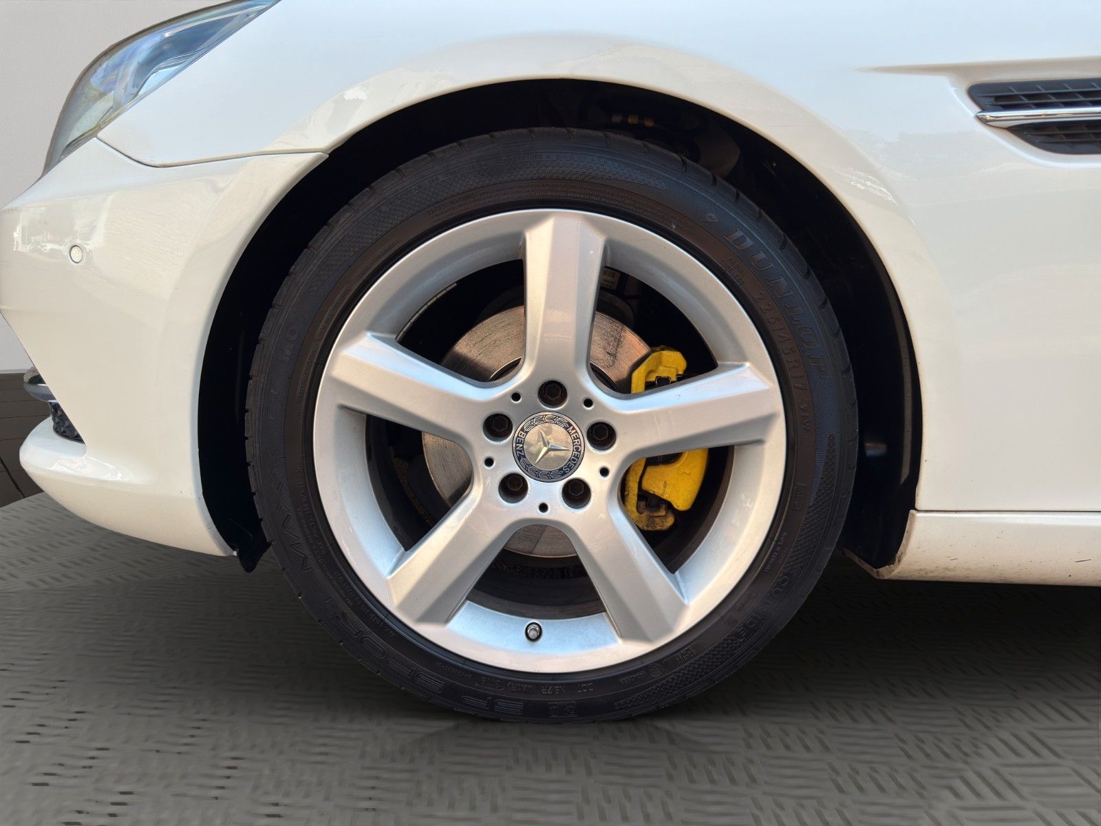 Fahrzeugabbildung Mercedes-Benz SLK 200 BlueEfficiency *Sportfahrwerk* *PDC*