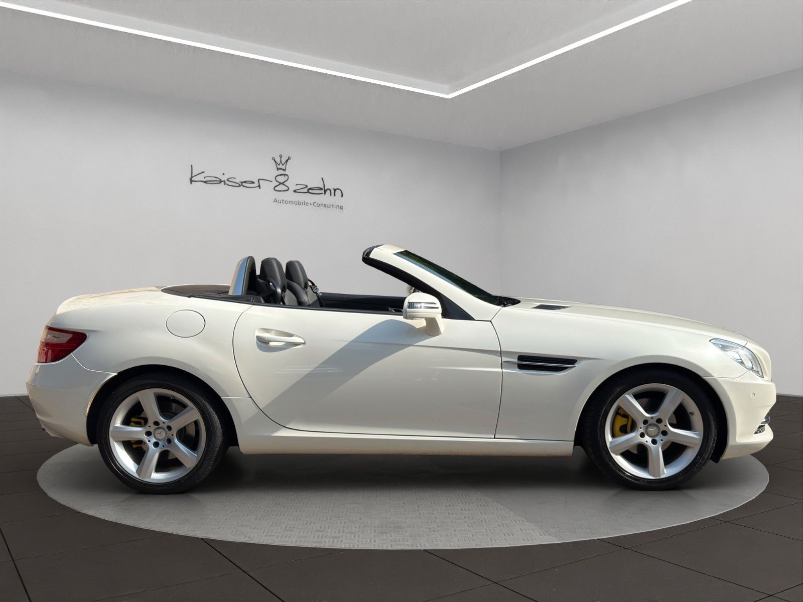 Fahrzeugabbildung Mercedes-Benz SLK 200 BlueEfficiency *Sportfahrwerk* *PDC*