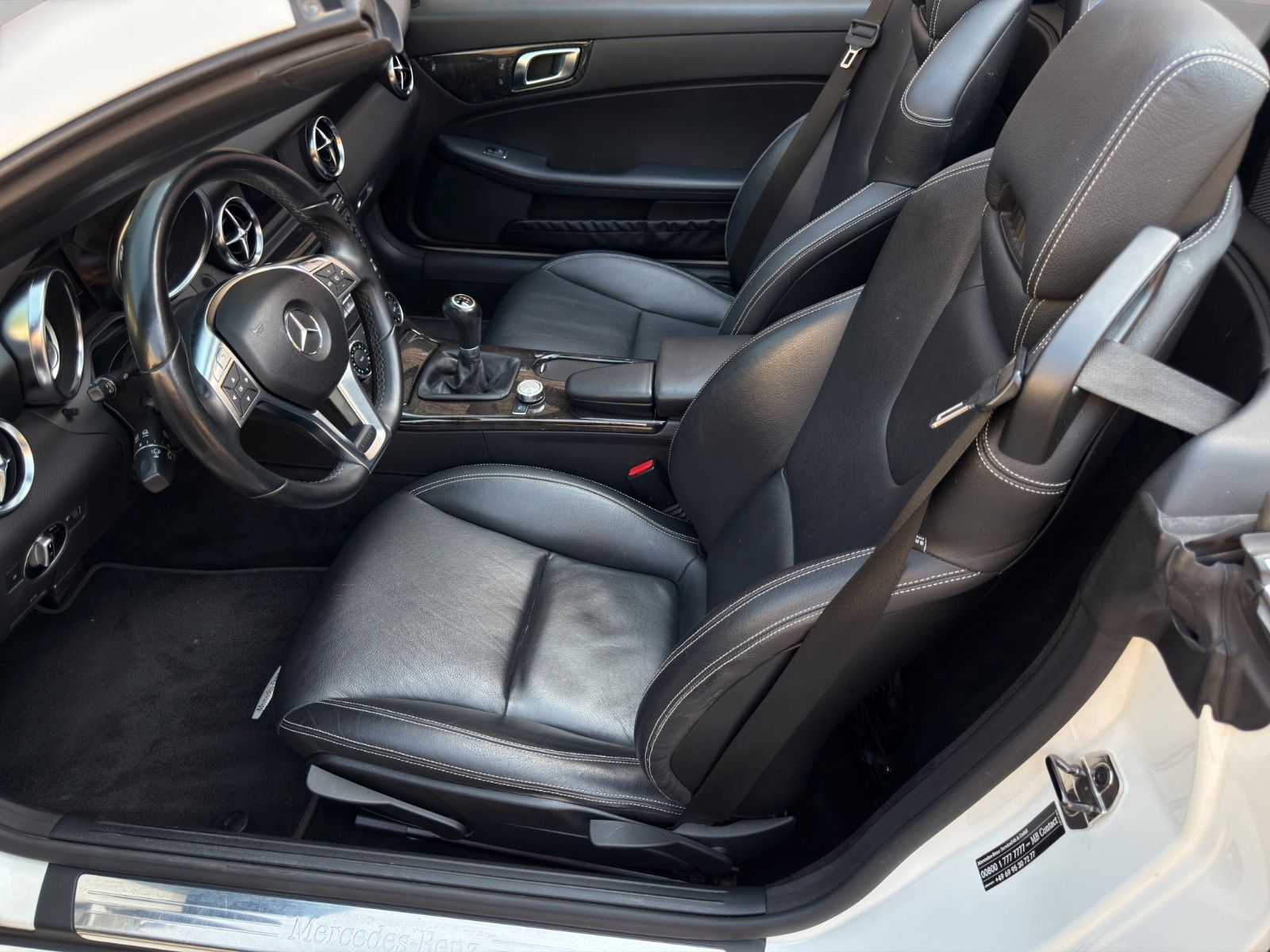 Fahrzeugabbildung Mercedes-Benz SLK 200 BlueEfficiency *Sportfahrwerk* *PDC*