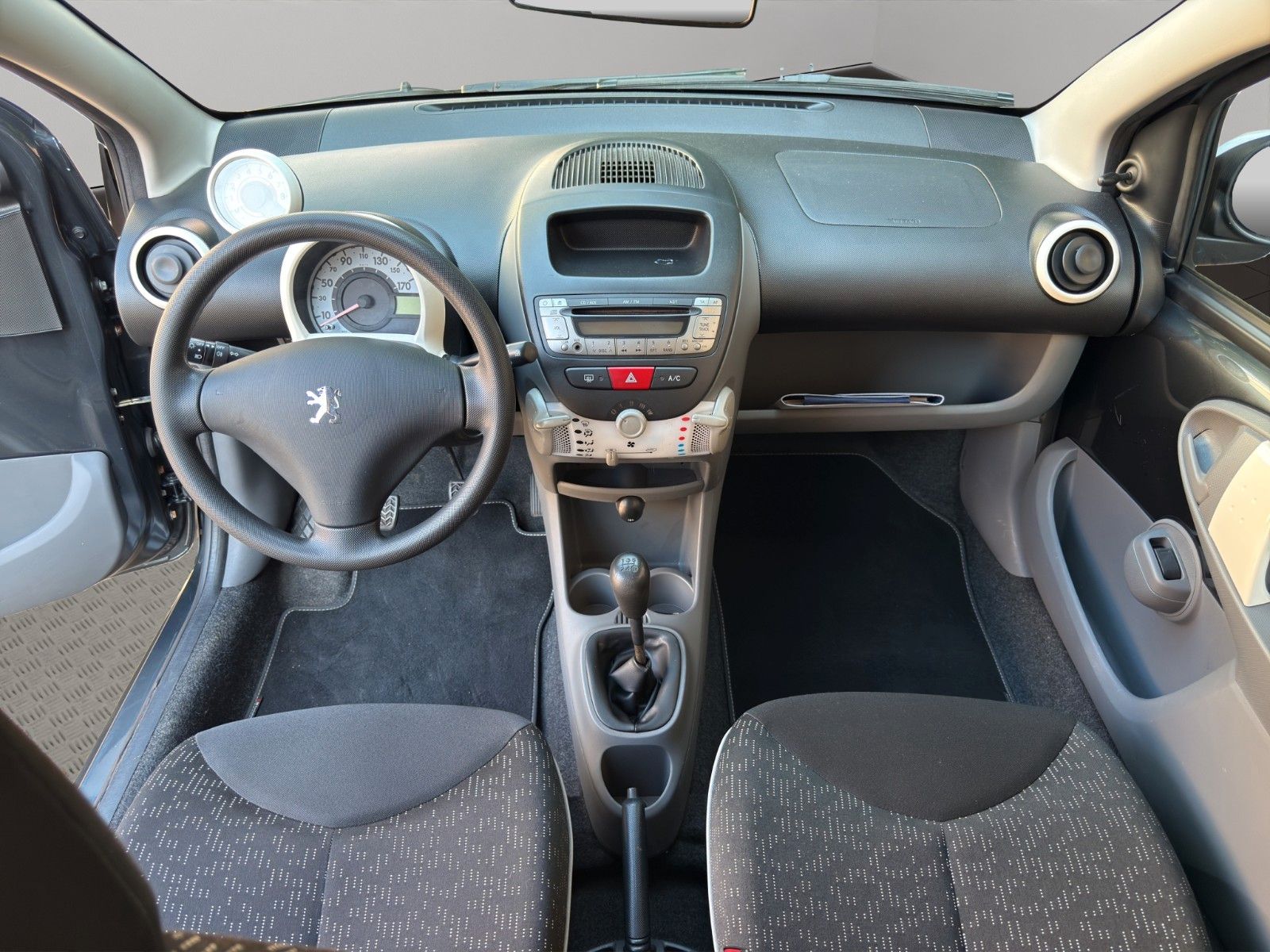 Fahrzeugabbildung Peugeot 107 Urban Move *Servo* *Klimaanlage*