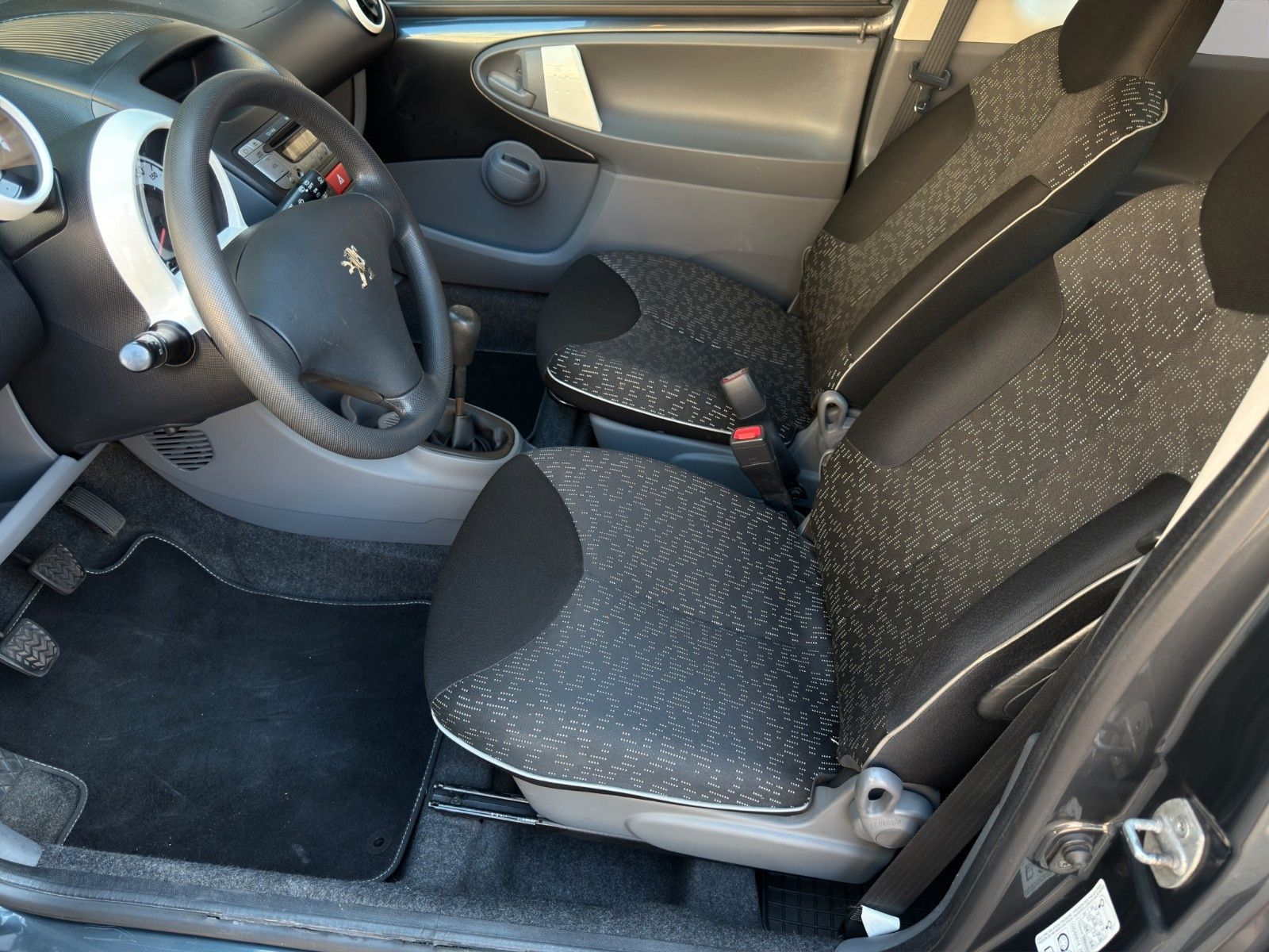 Fahrzeugabbildung Peugeot 107 Urban Move *Servo* *Klimaanlage*