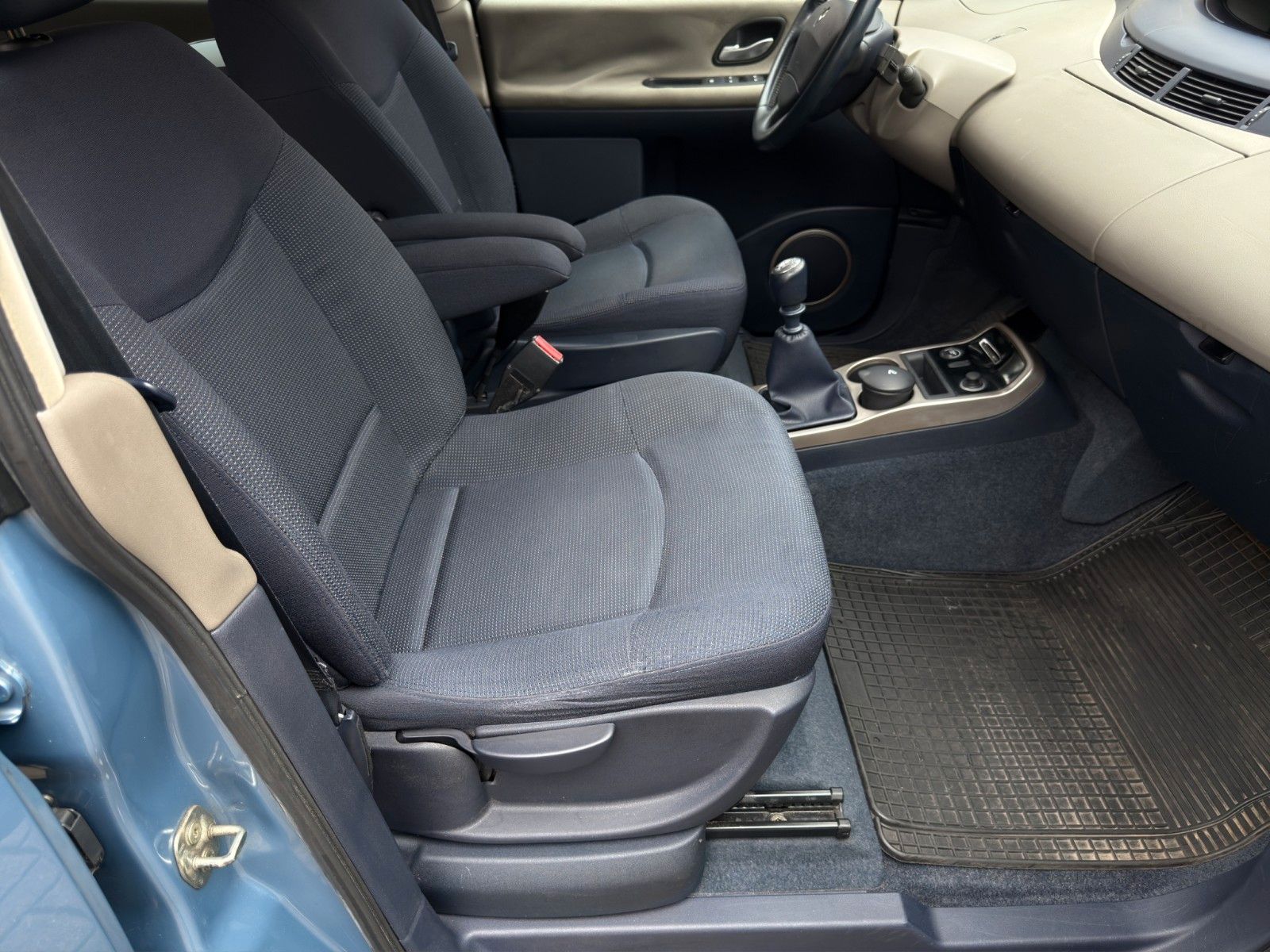 Fahrzeugabbildung Renault Espace IV 2.2 dCi Expression*Scheckheftgepflegt*