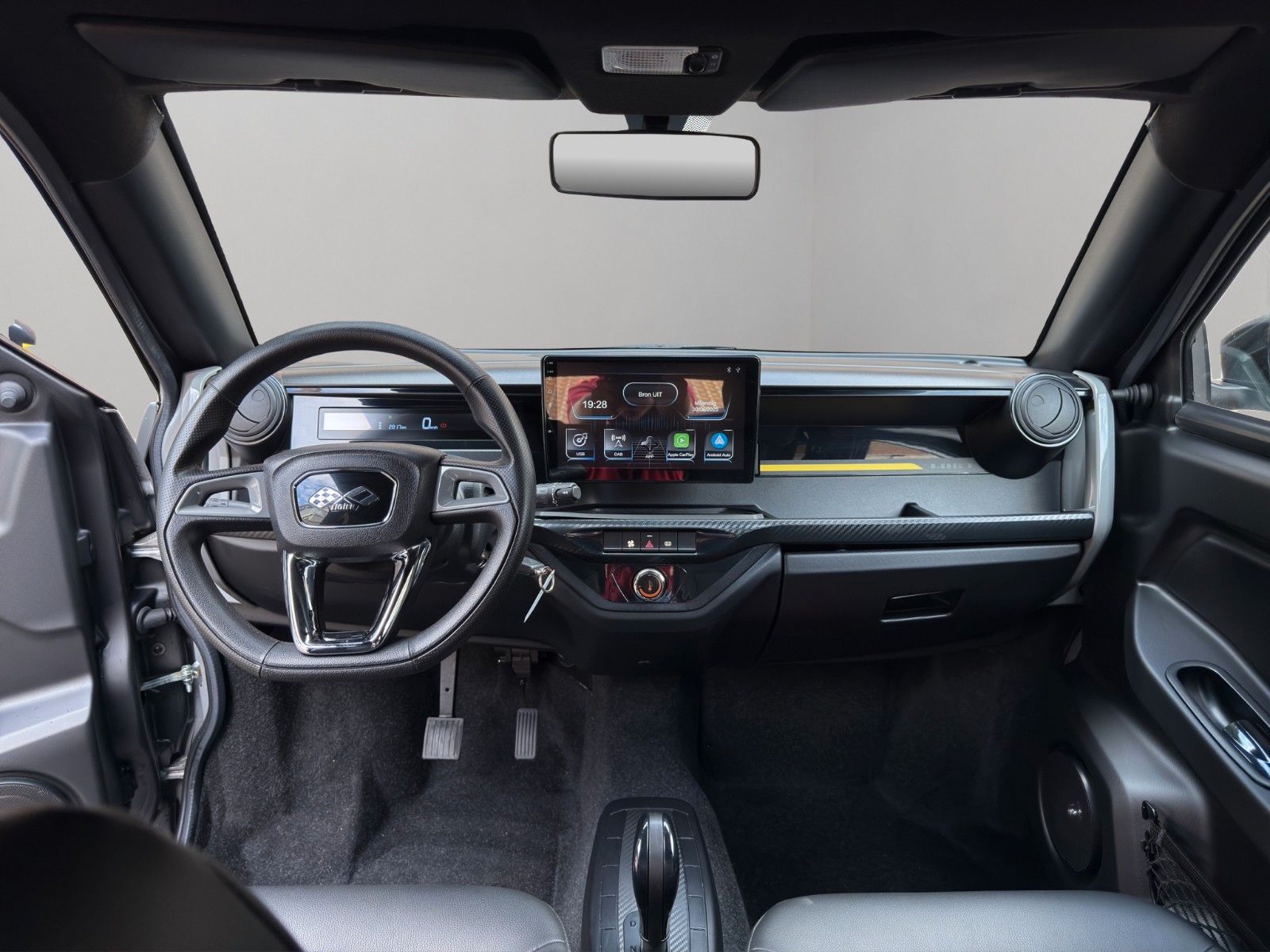 Fahrzeugabbildung Ligier MyLi D R.EBEL E5 *Servo* *Carplay*