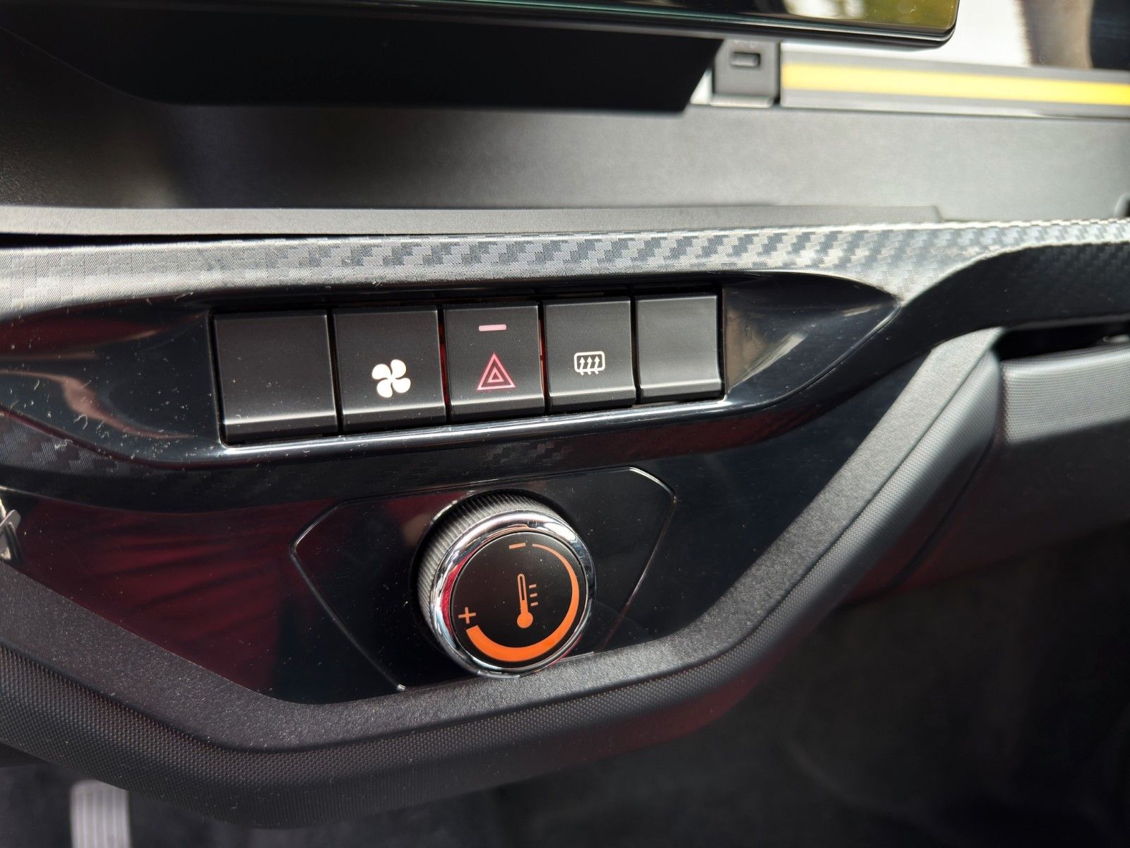 Fahrzeugabbildung Ligier MyLi D R.EBEL E5 *Servo* *Carplay*