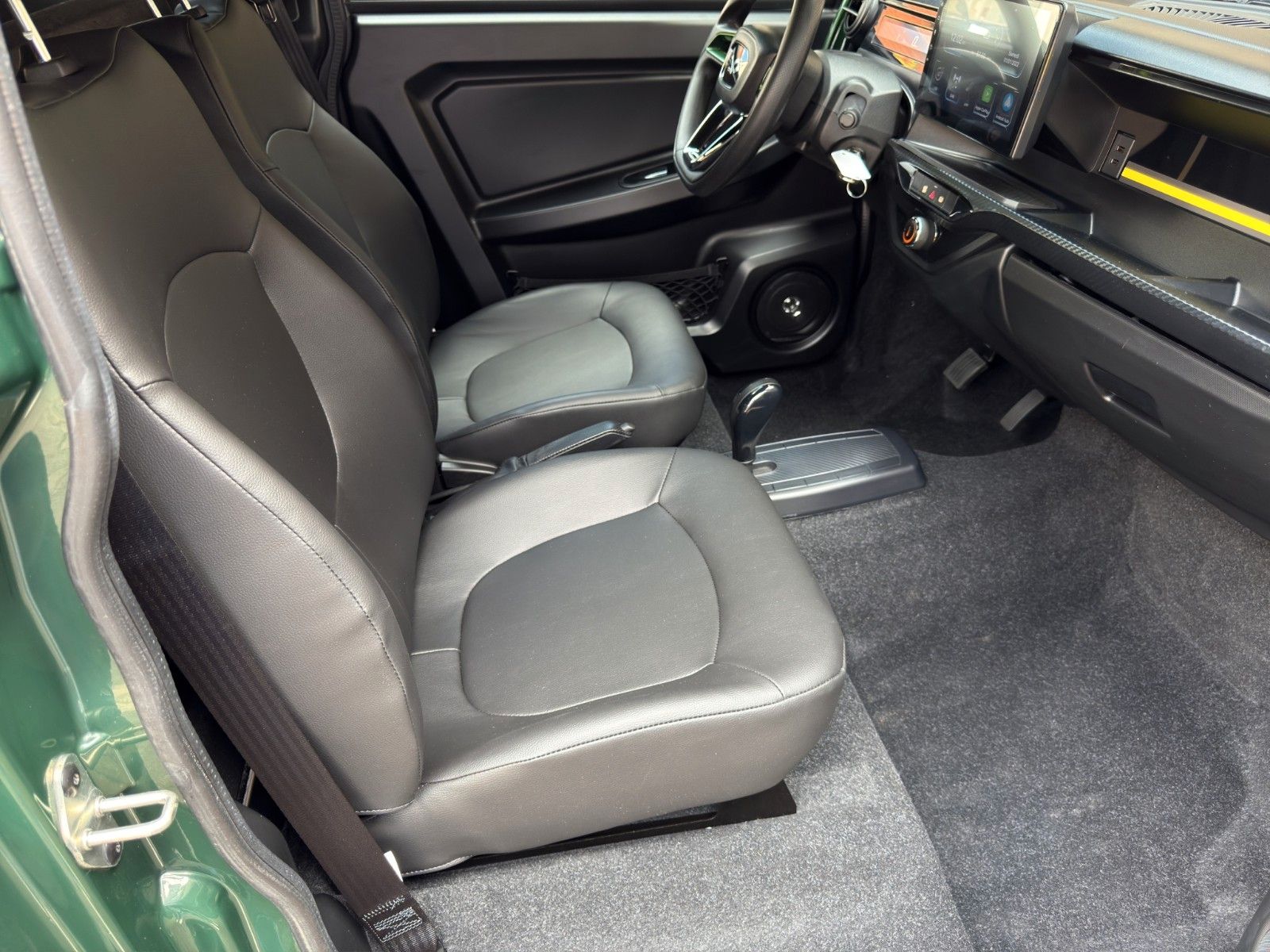 Fahrzeugabbildung Ligier MyLi D R.EBEL E5 *Servo* *CarPlay*