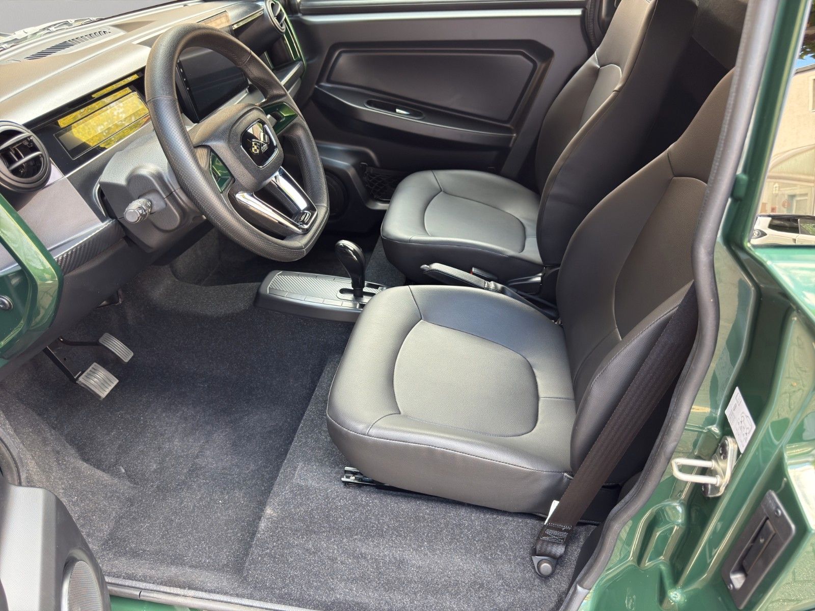 Fahrzeugabbildung Ligier MyLi D R.EBEL E5 *Servo* *CarPlay*