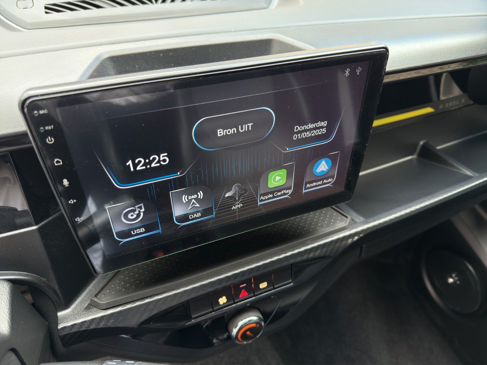 Fahrzeugabbildung Ligier MyLi D R.EBEL E5 *Servo* *CarPlay*