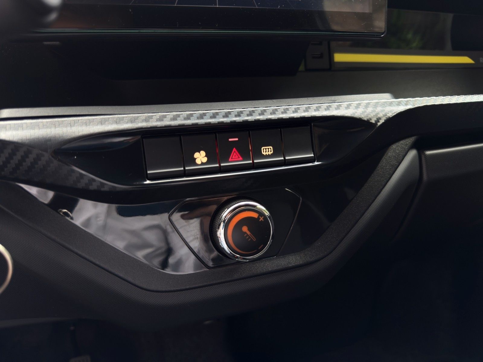 Fahrzeugabbildung Ligier MyLi D R.EBEL E5 *Servo* *CarPlay*