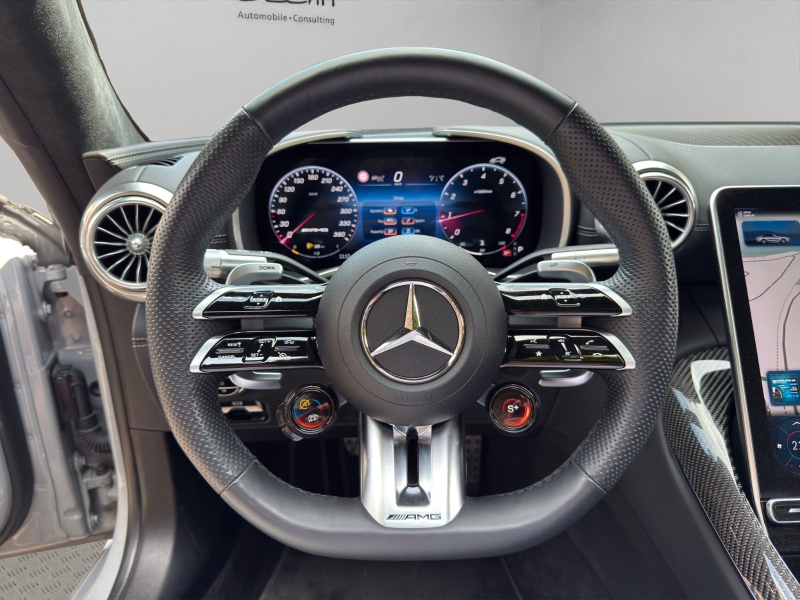 Fahrzeugabbildung Mercedes-Benz SL 63 AMG 4 Matic +