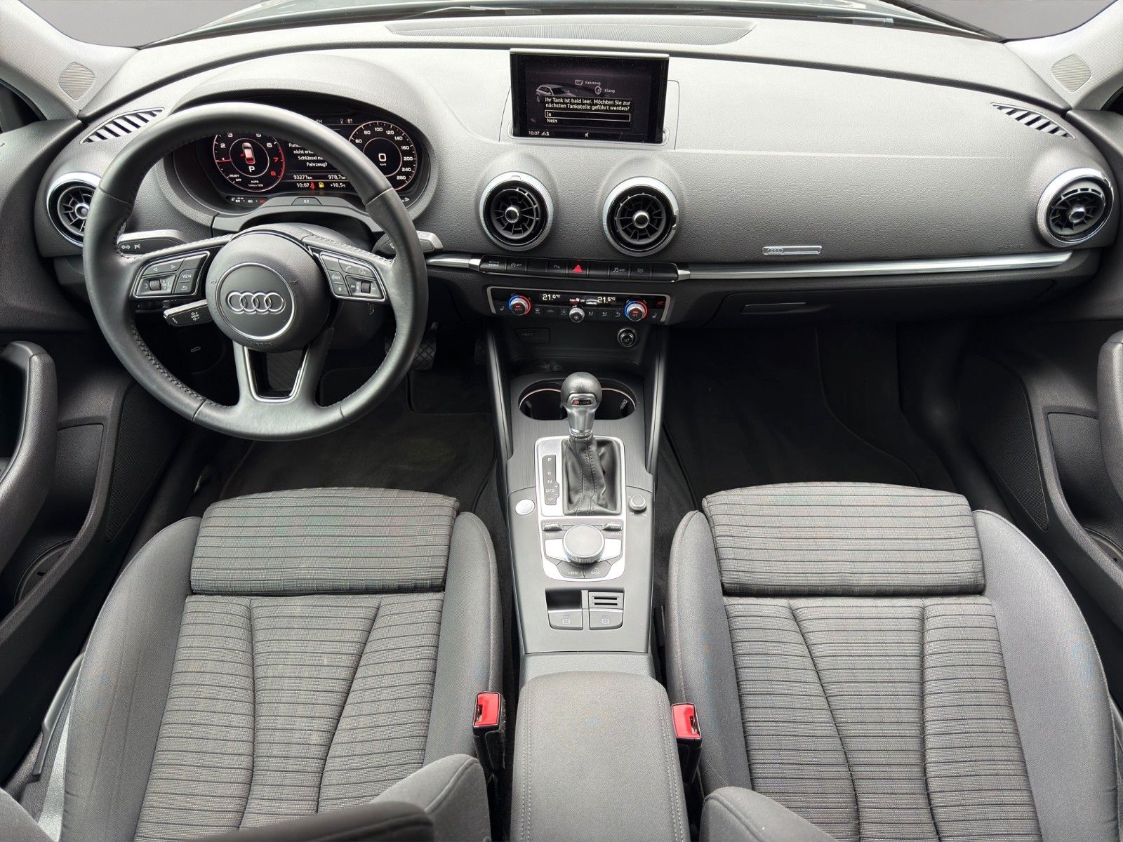 Fahrzeugabbildung Audi A3 Sportback 35 TFSI S tronic sport *PDC*2.Hand*