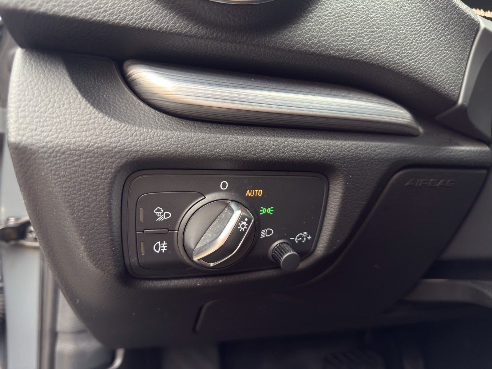 Fahrzeugabbildung Audi A3 Sportback 35 TFSI S tronic sport *PDC*2.Hand*