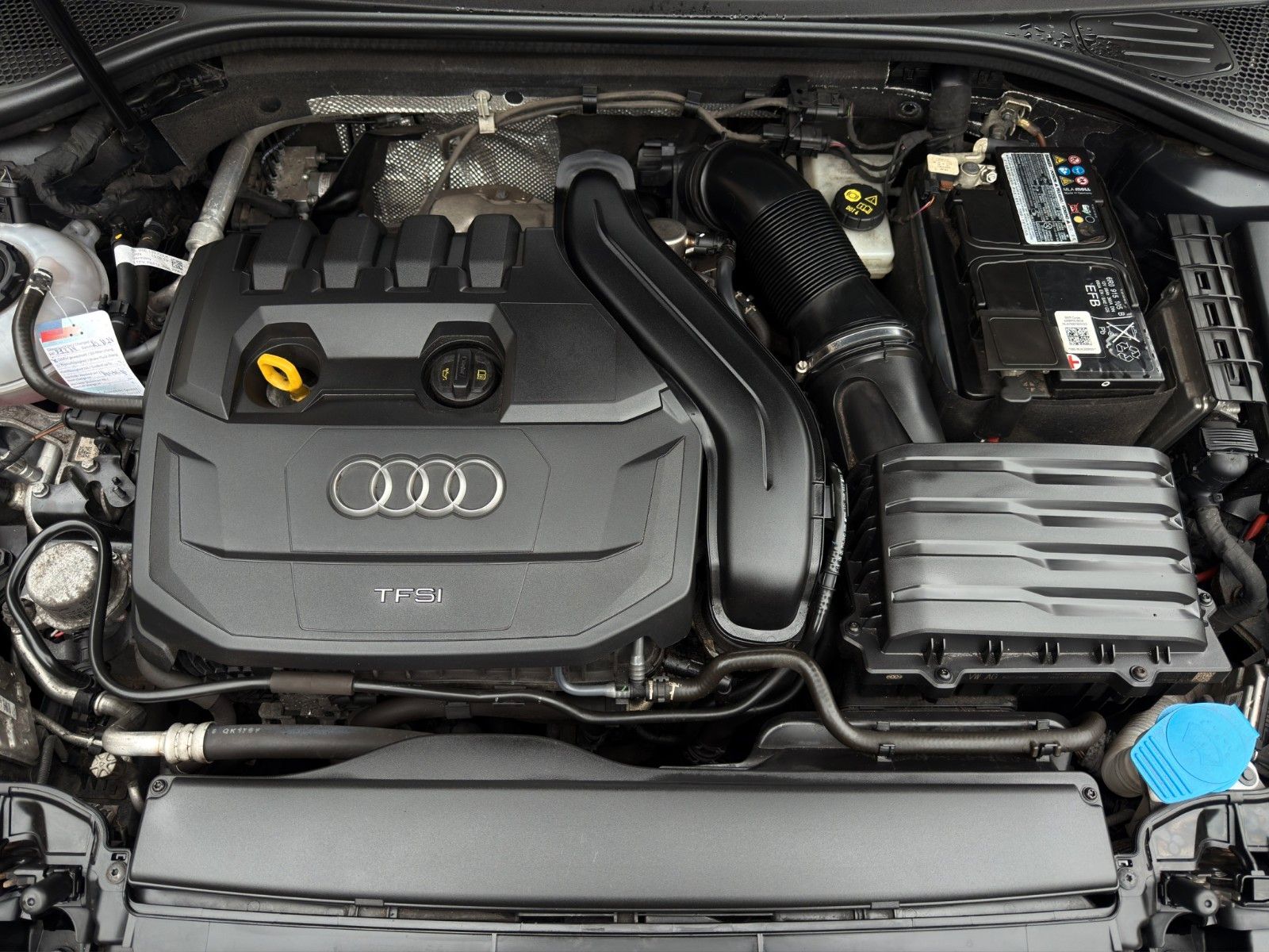Fahrzeugabbildung Audi A3 Sportback 35 TFSI S tronic sport *PDC*2.Hand*
