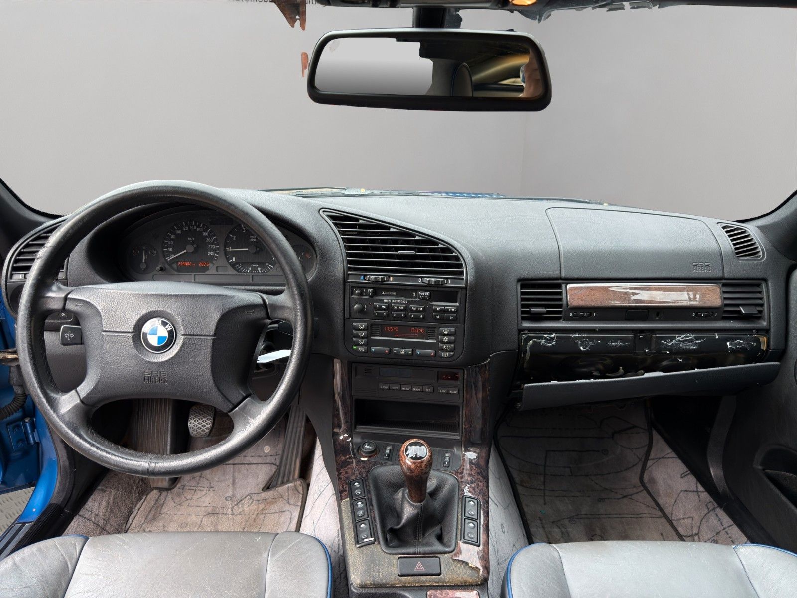 Fahrzeugabbildung BMW 318i Cabrio Variante 1-9 Süd Südwest *2. Hand*