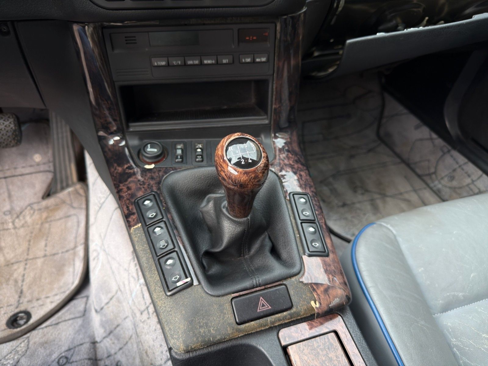 Fahrzeugabbildung BMW 318i Cabrio Variante 1-9 Süd Südwest *2. Hand*
