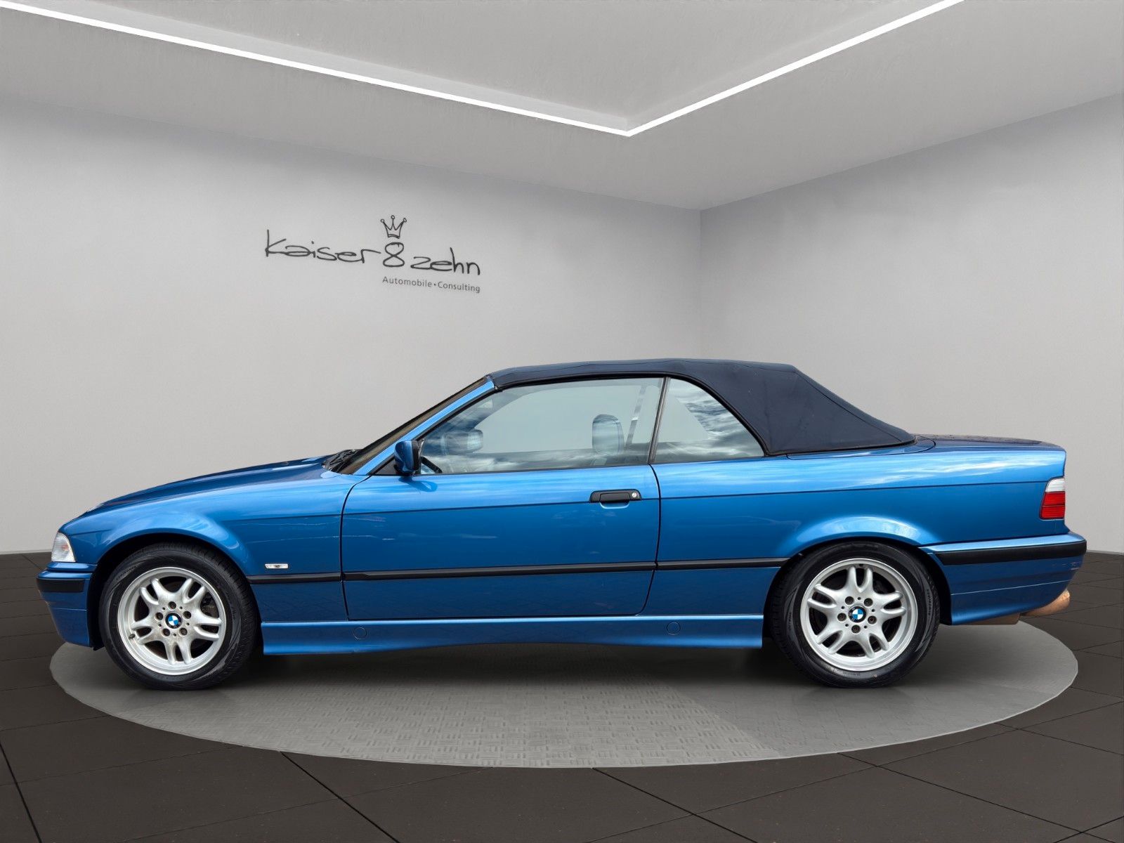 Fahrzeugabbildung BMW 318i Cabrio Variante 1-9 Süd Südwest *2. Hand*