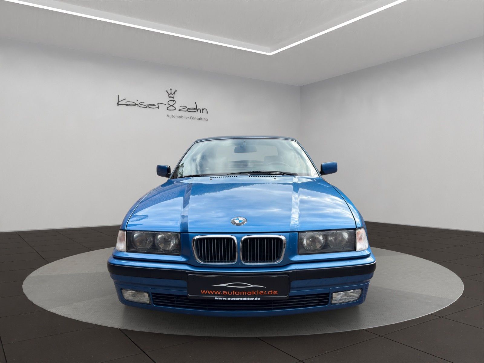 Fahrzeugabbildung BMW 318i Cabrio Variante 1-9 Süd Südwest *2. Hand*