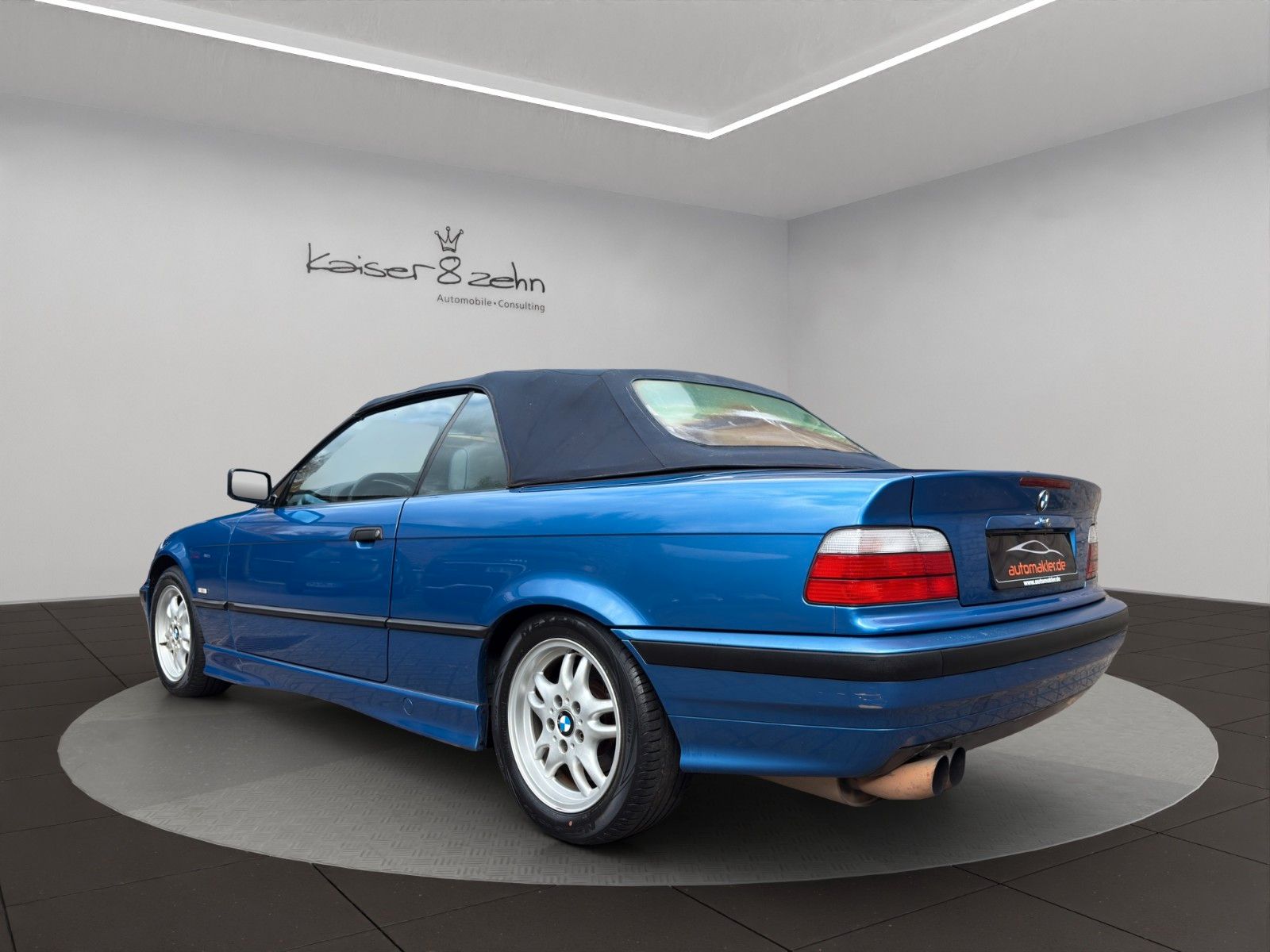 Fahrzeugabbildung BMW 318i Cabrio Variante 1-9 Süd Südwest *2. Hand*