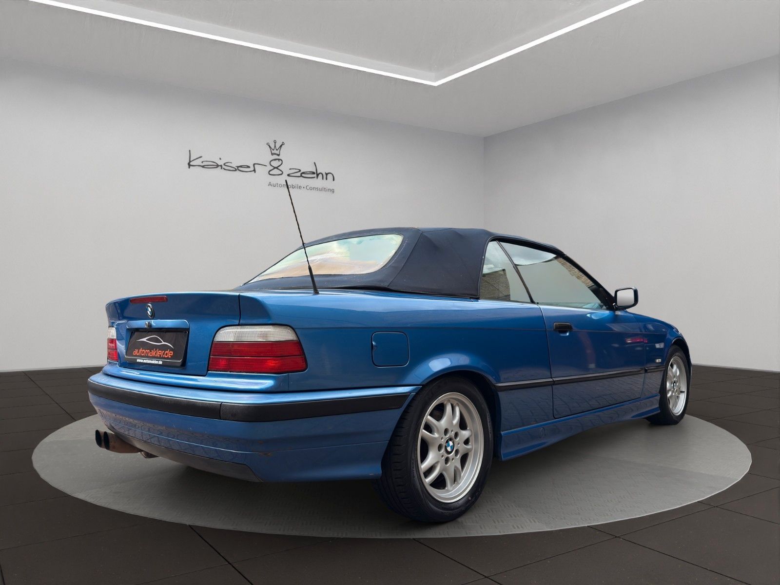 Fahrzeugabbildung BMW 318i Cabrio Variante 1-9 Süd Südwest *2. Hand*