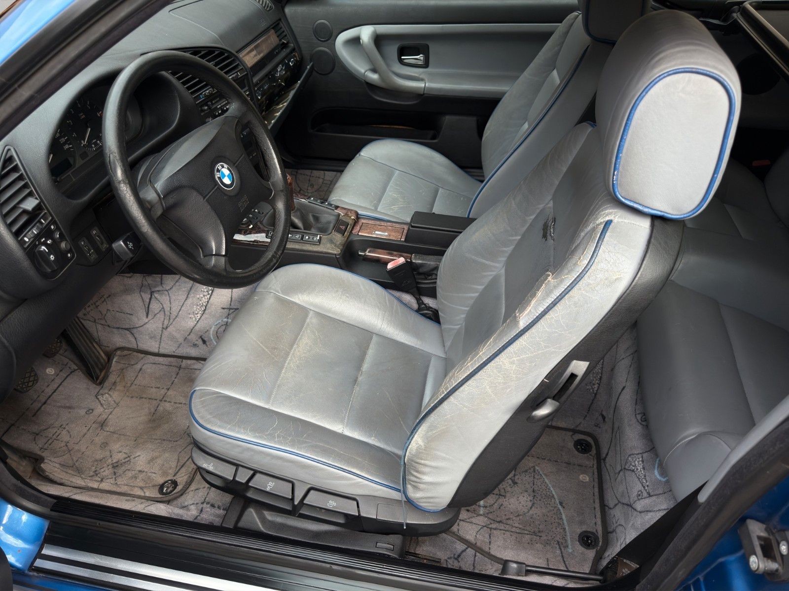Fahrzeugabbildung BMW 318i Cabrio Variante 1-9 Süd Südwest *2. Hand*