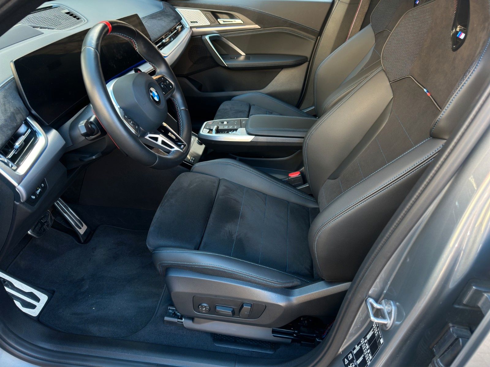 Fahrzeugabbildung BMW X2 M35 i xDrive *M Sportpaket Pro*